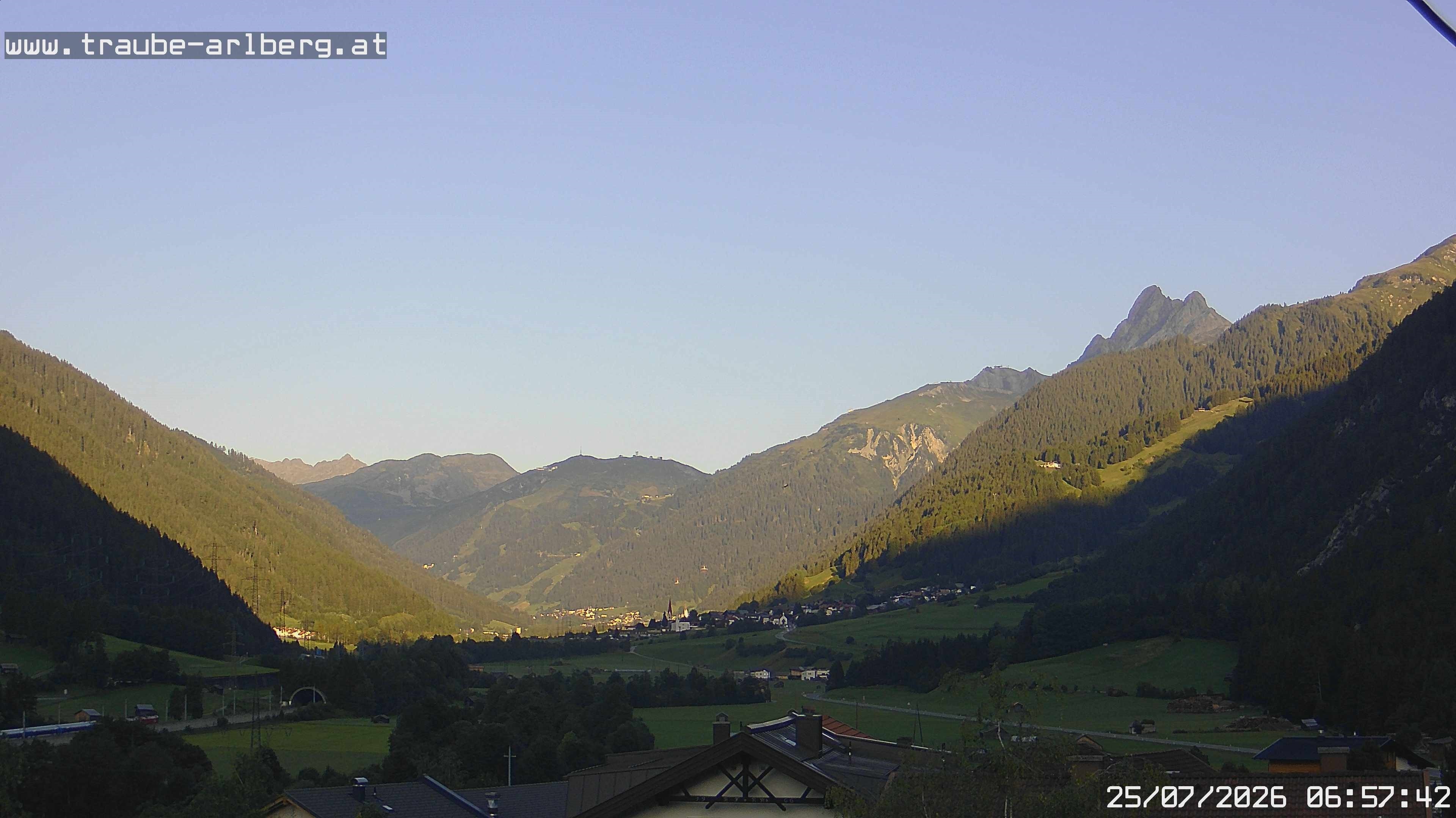 Archiv Foto Webcam Pettneu, Gasthof Traube