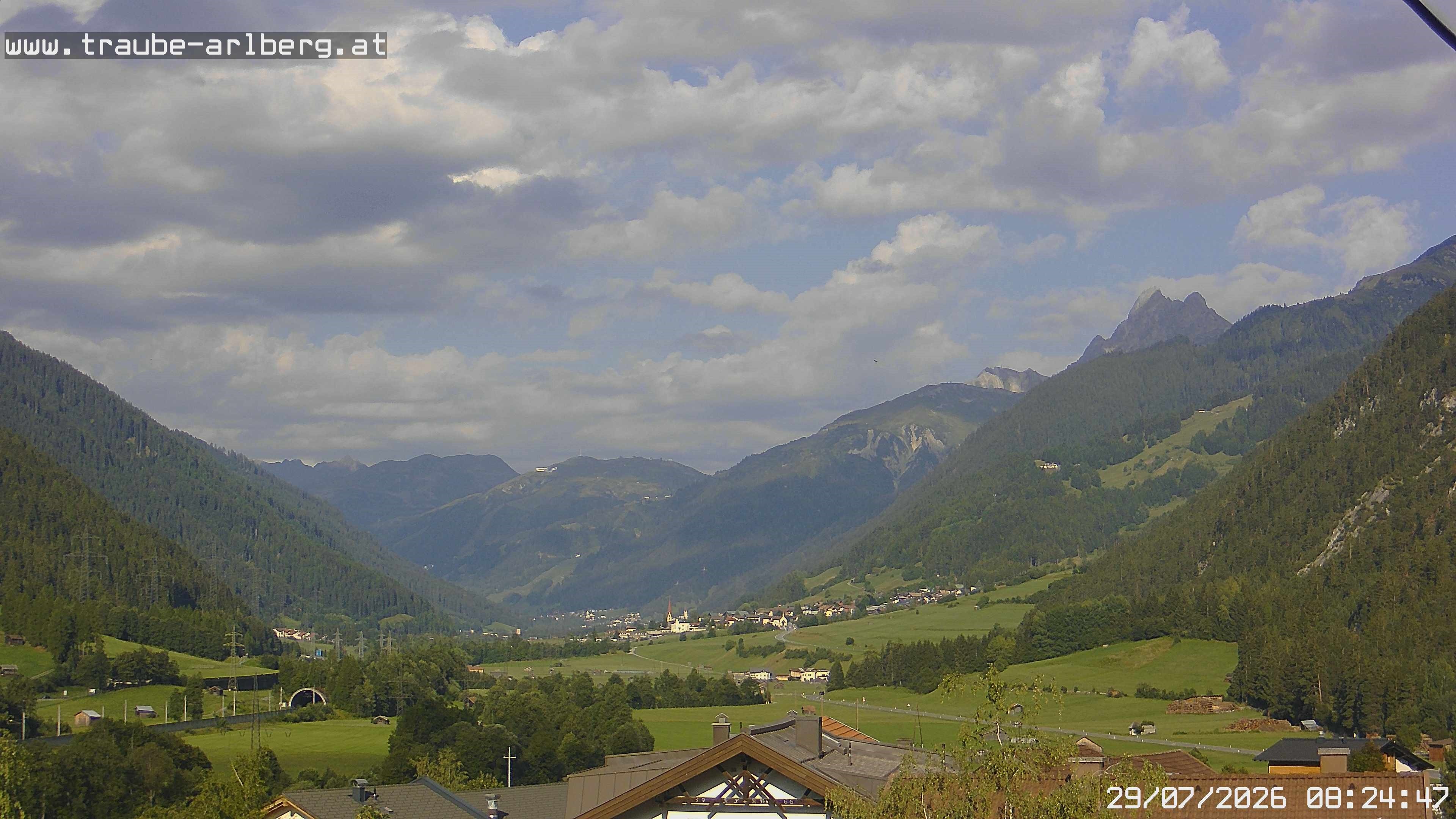Archiv Foto Webcam Pettneu, Gasthof Traube