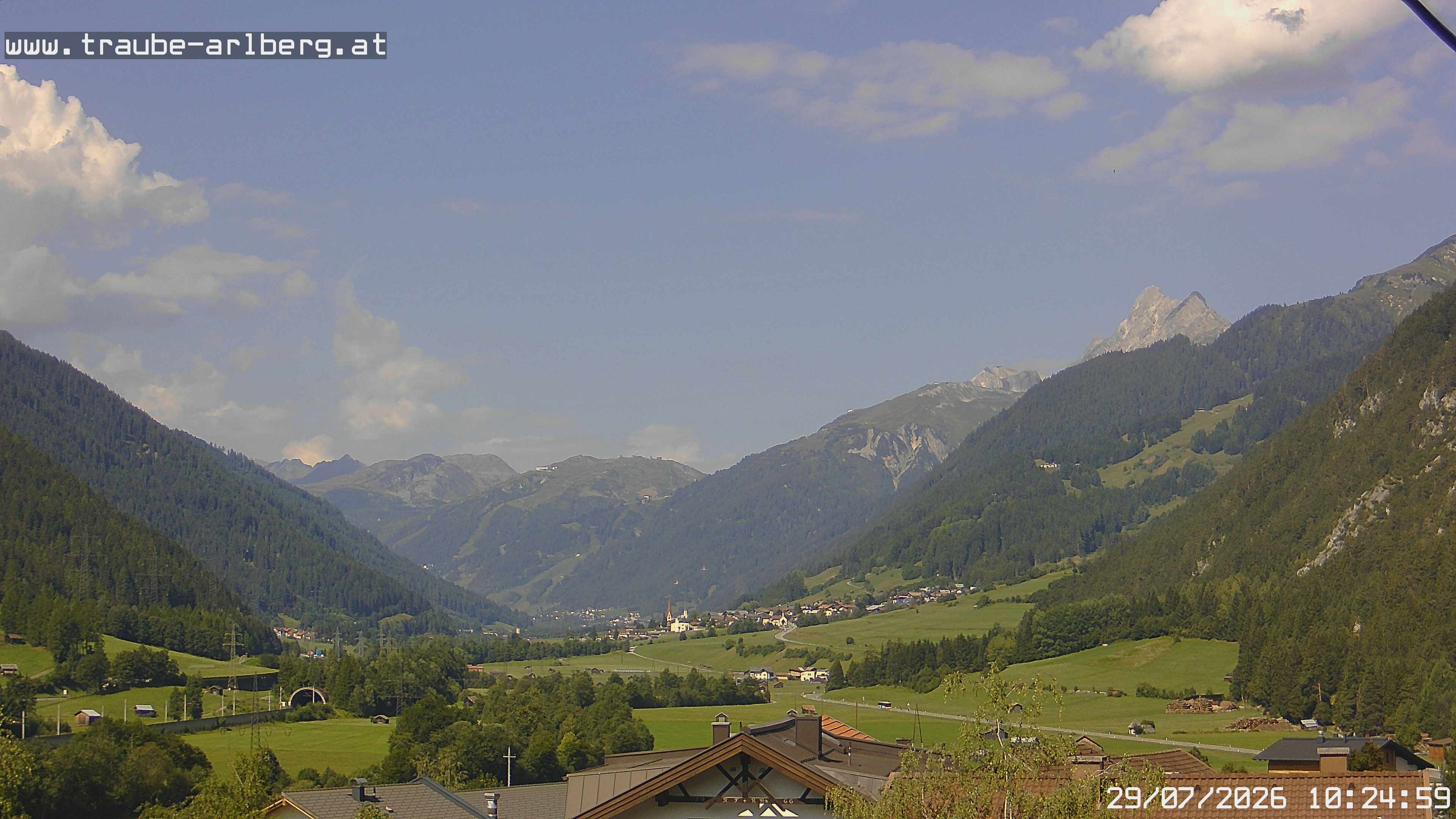 Archiv Foto Webcam Pettneu, Gasthof Traube