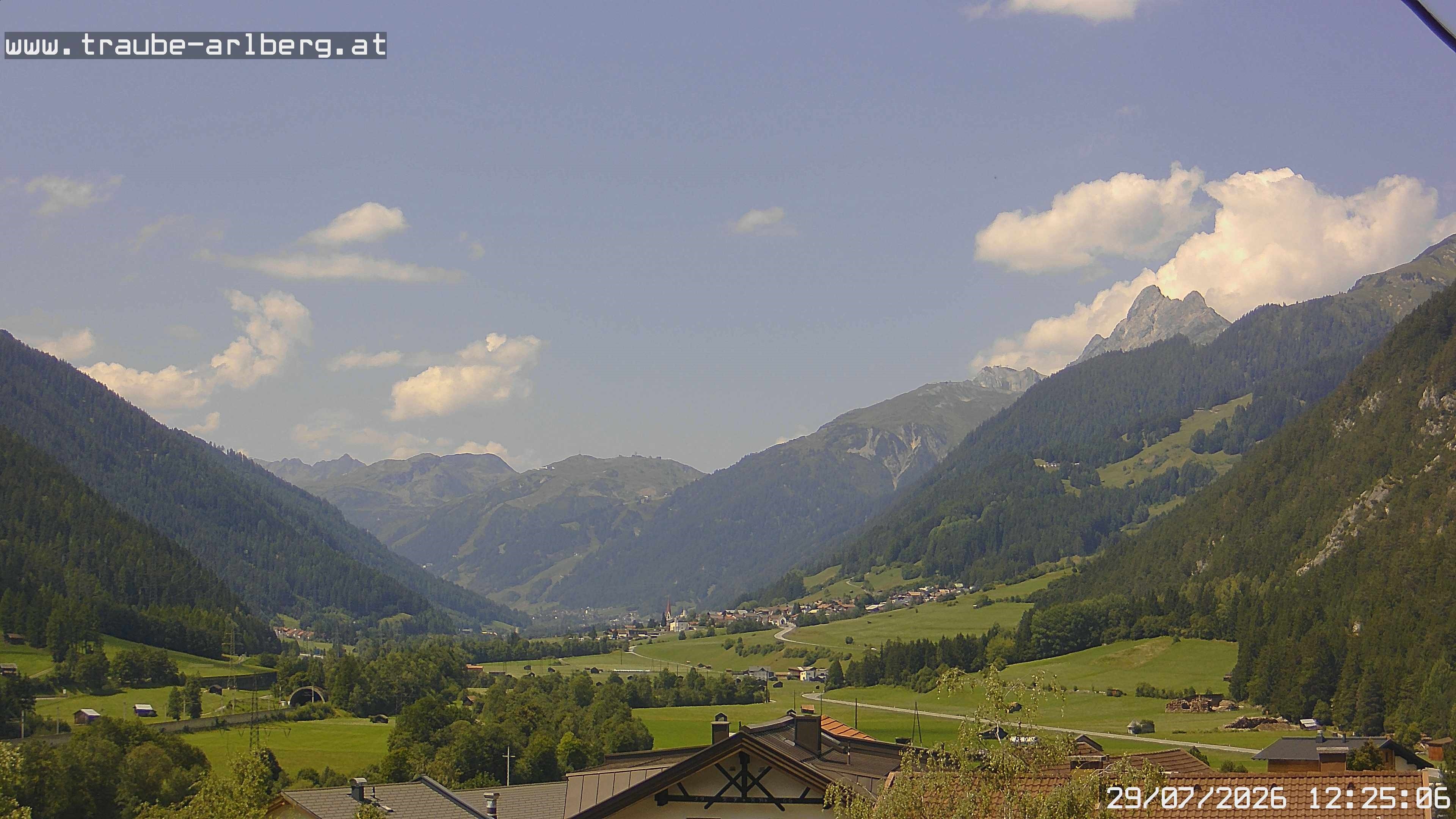 Archiv Foto Webcam Pettneu, Gasthof Traube