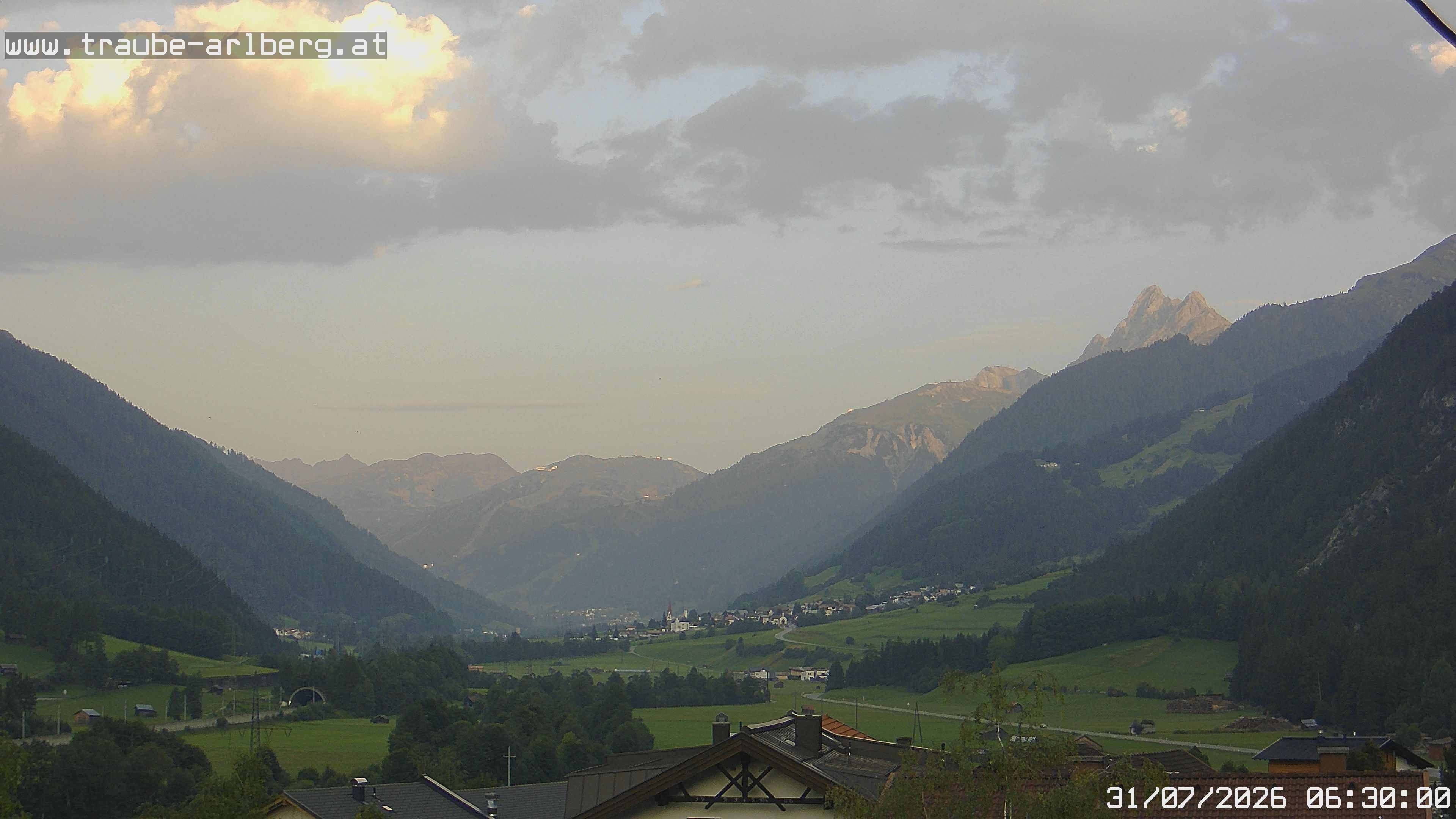Archiv Foto Webcam Pettneu, Gasthof Traube