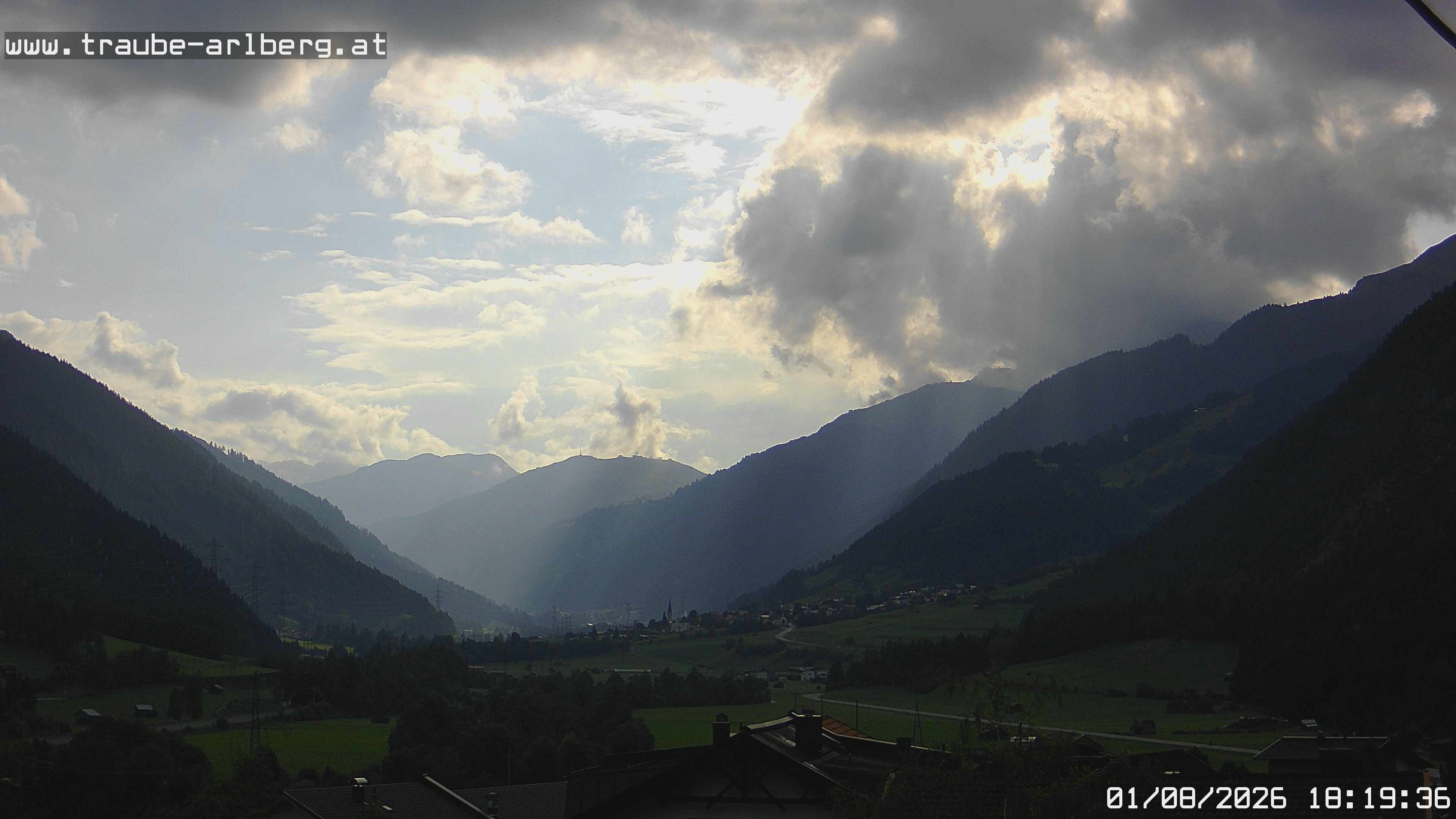 Archiv Foto Webcam Pettneu, Gasthof Traube