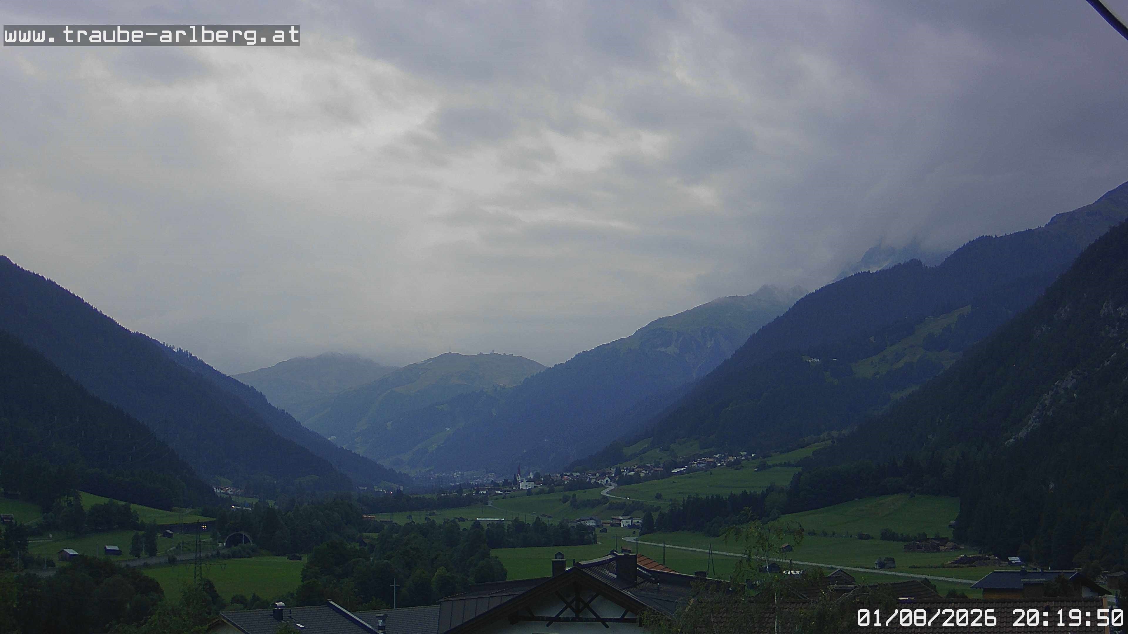 Archived image Webcam guesthouse "Traube", Pettneu