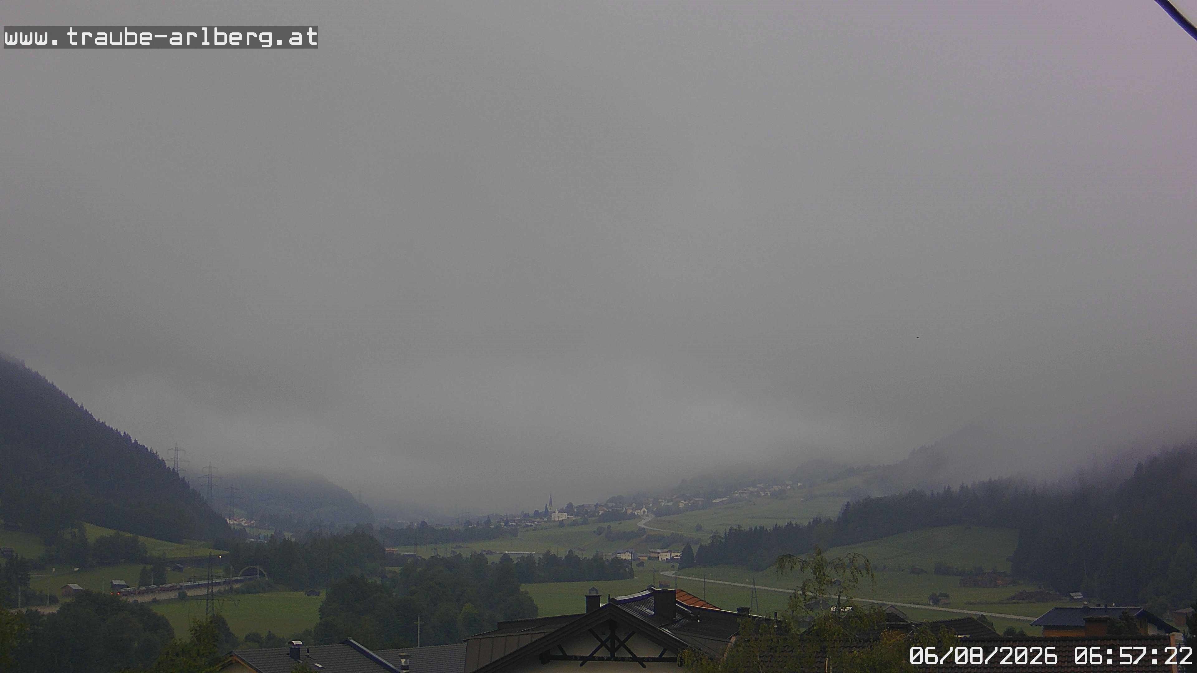 Archived image Webcam guesthouse "Traube", Pettneu