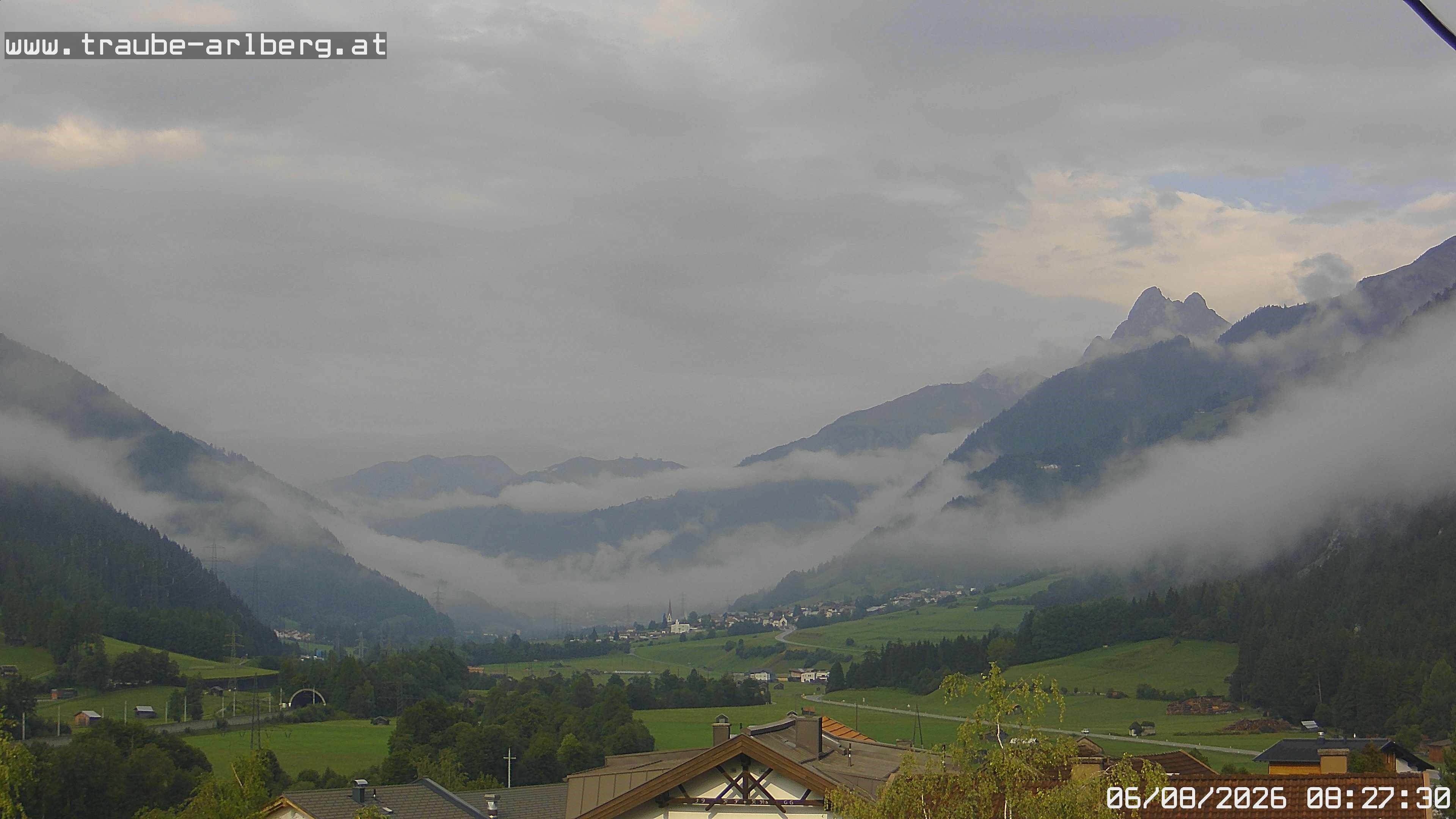 Archived image Webcam guesthouse "Traube", Pettneu