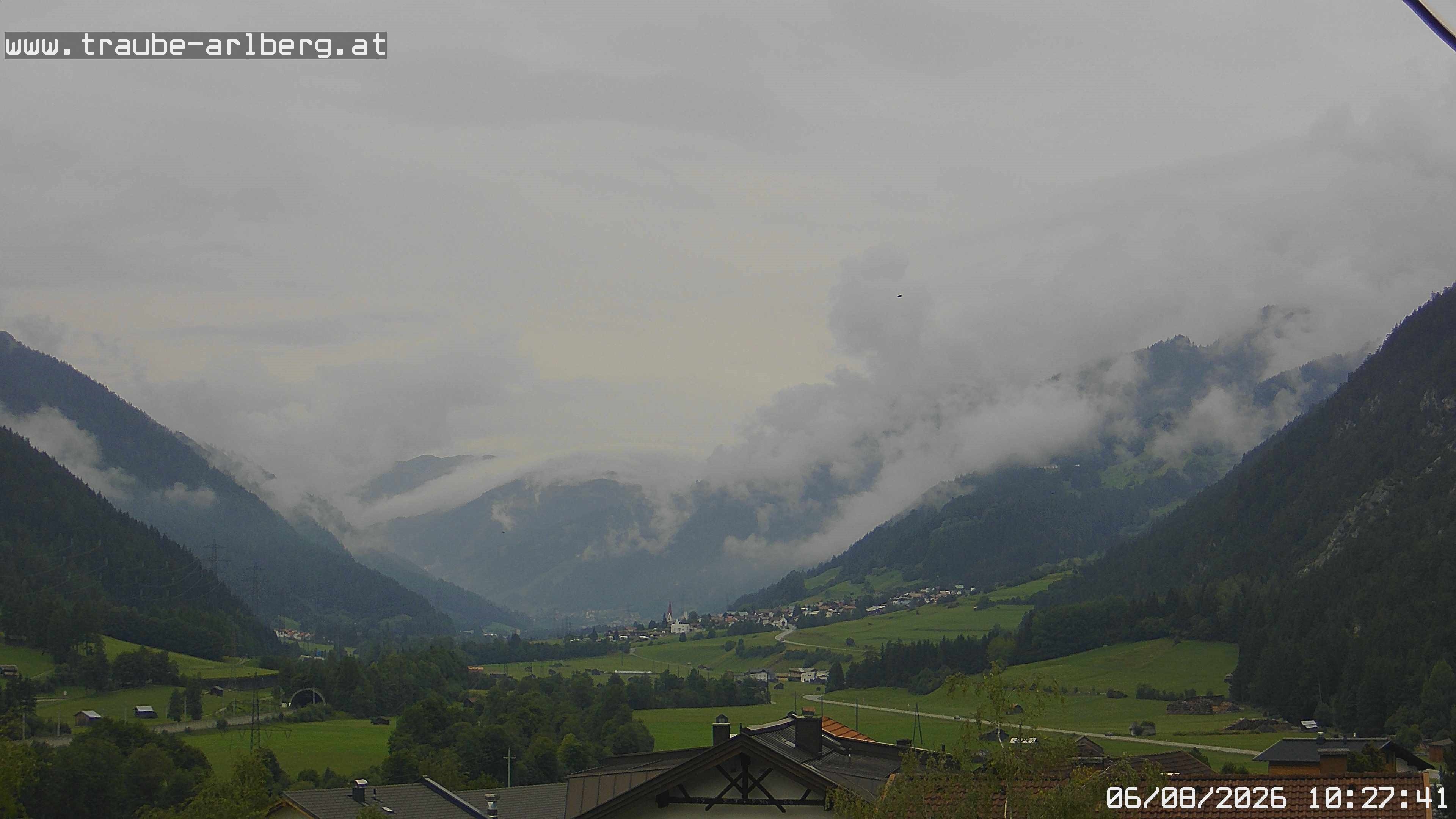 Archived image Webcam guesthouse "Traube", Pettneu