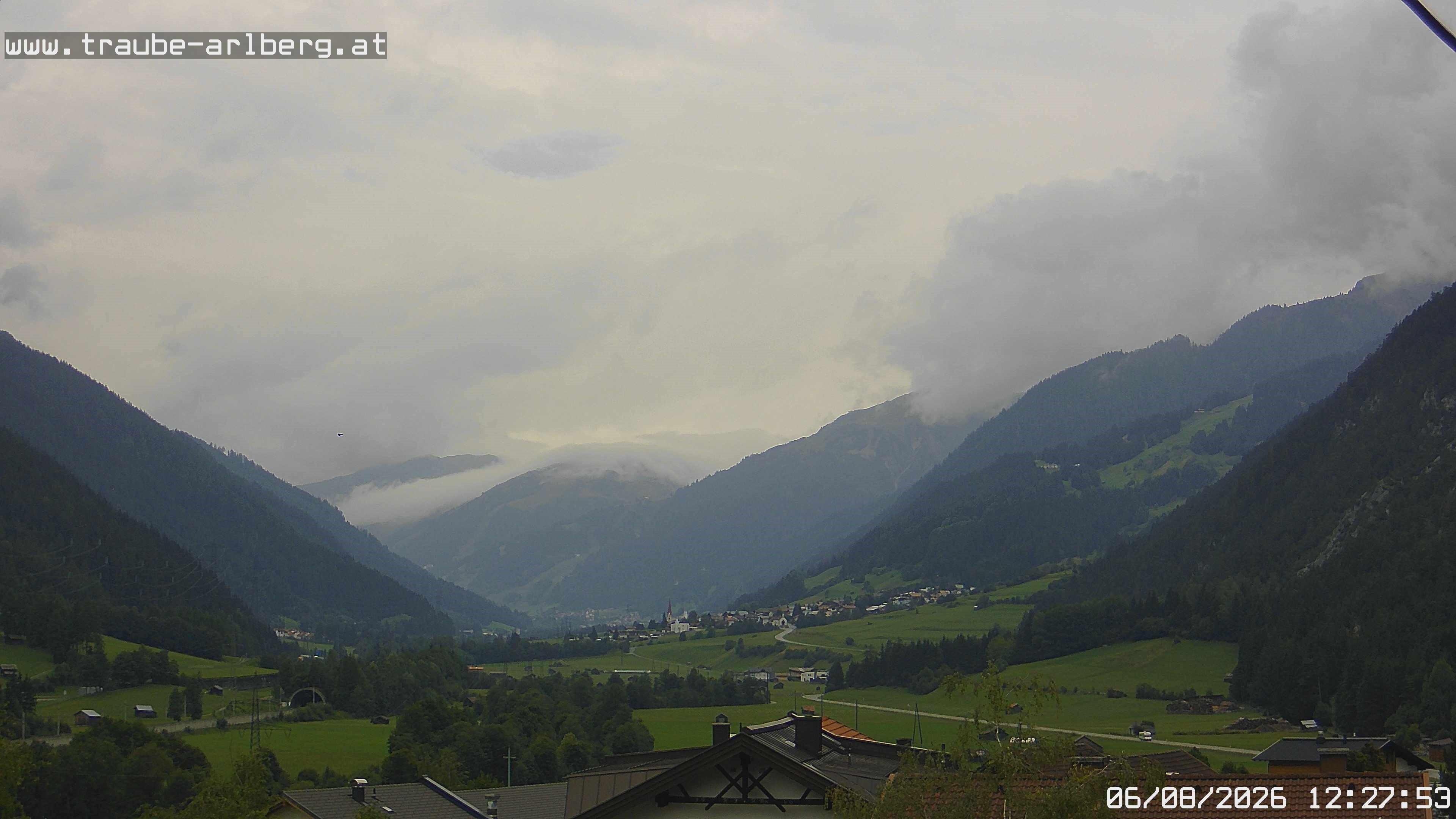 Archived image Webcam guesthouse "Traube", Pettneu