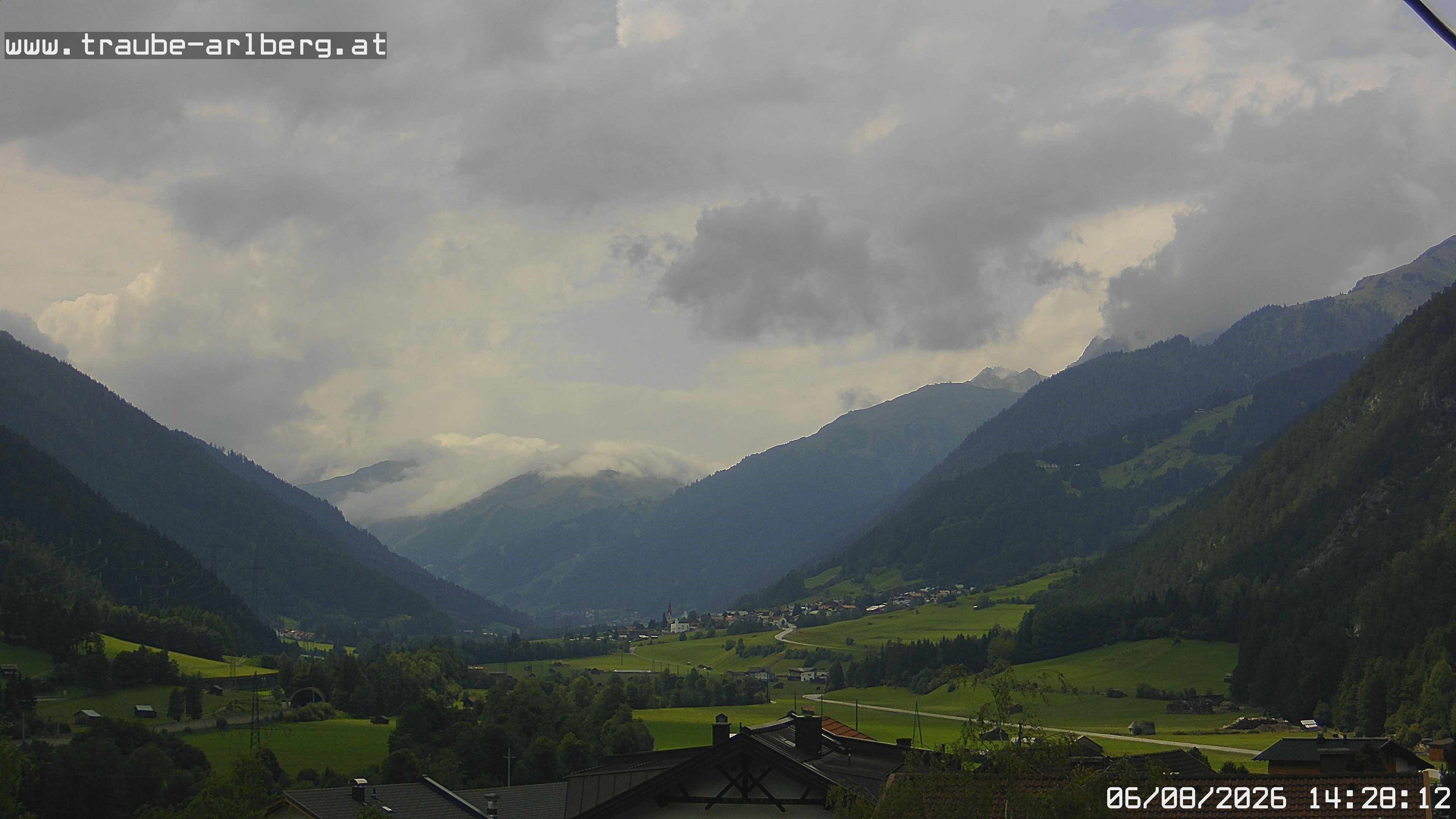 Archived image Webcam guesthouse "Traube", Pettneu