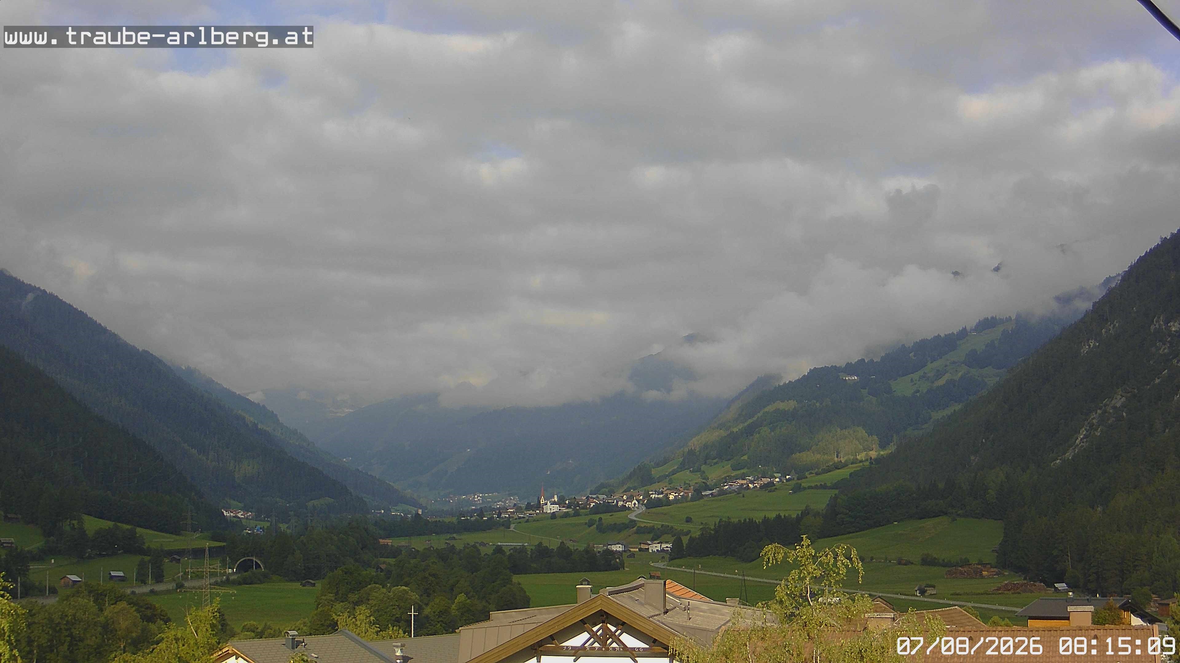 Archived image Webcam guesthouse "Traube", Pettneu