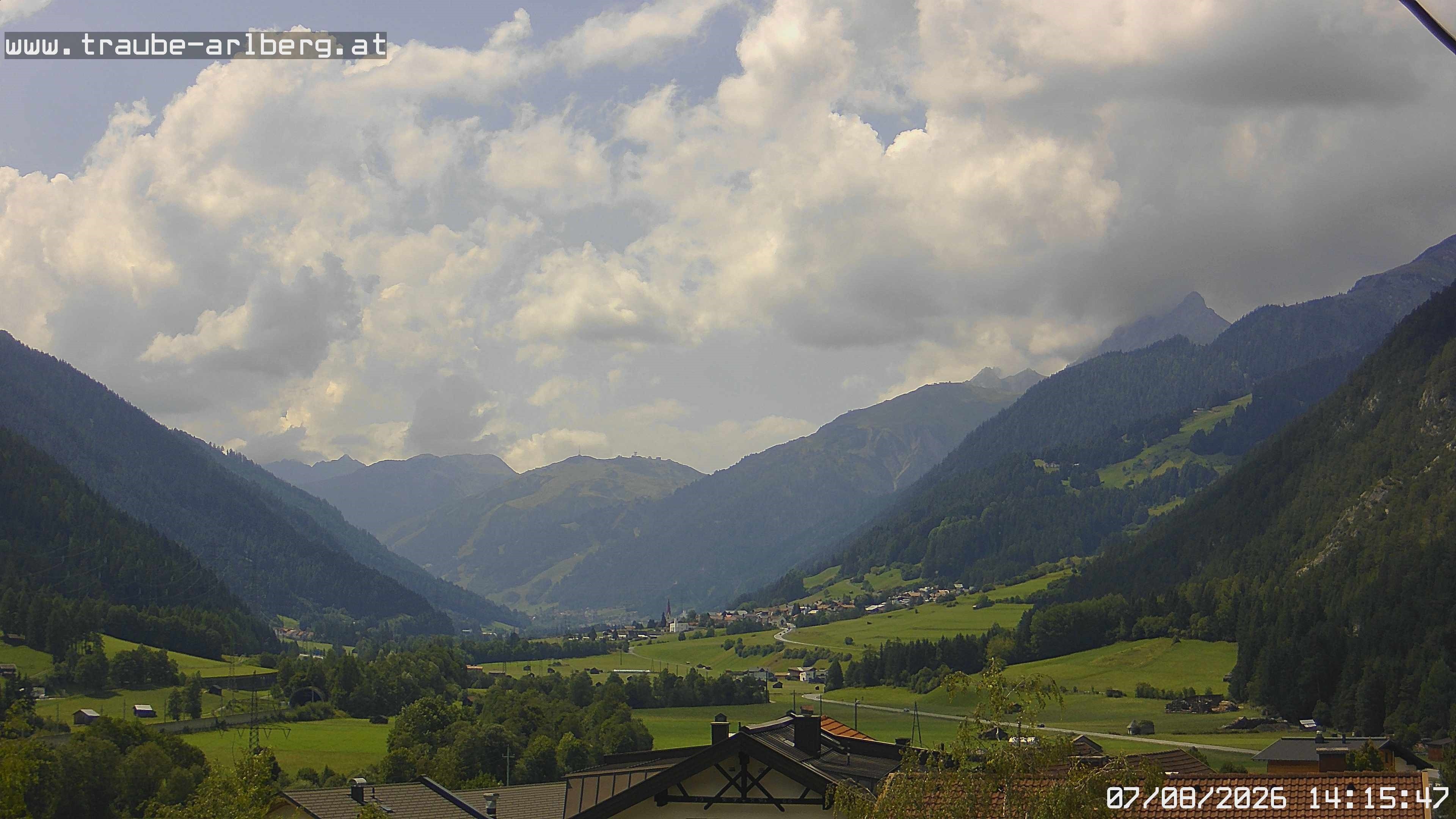 Archived image Webcam guesthouse "Traube", Pettneu