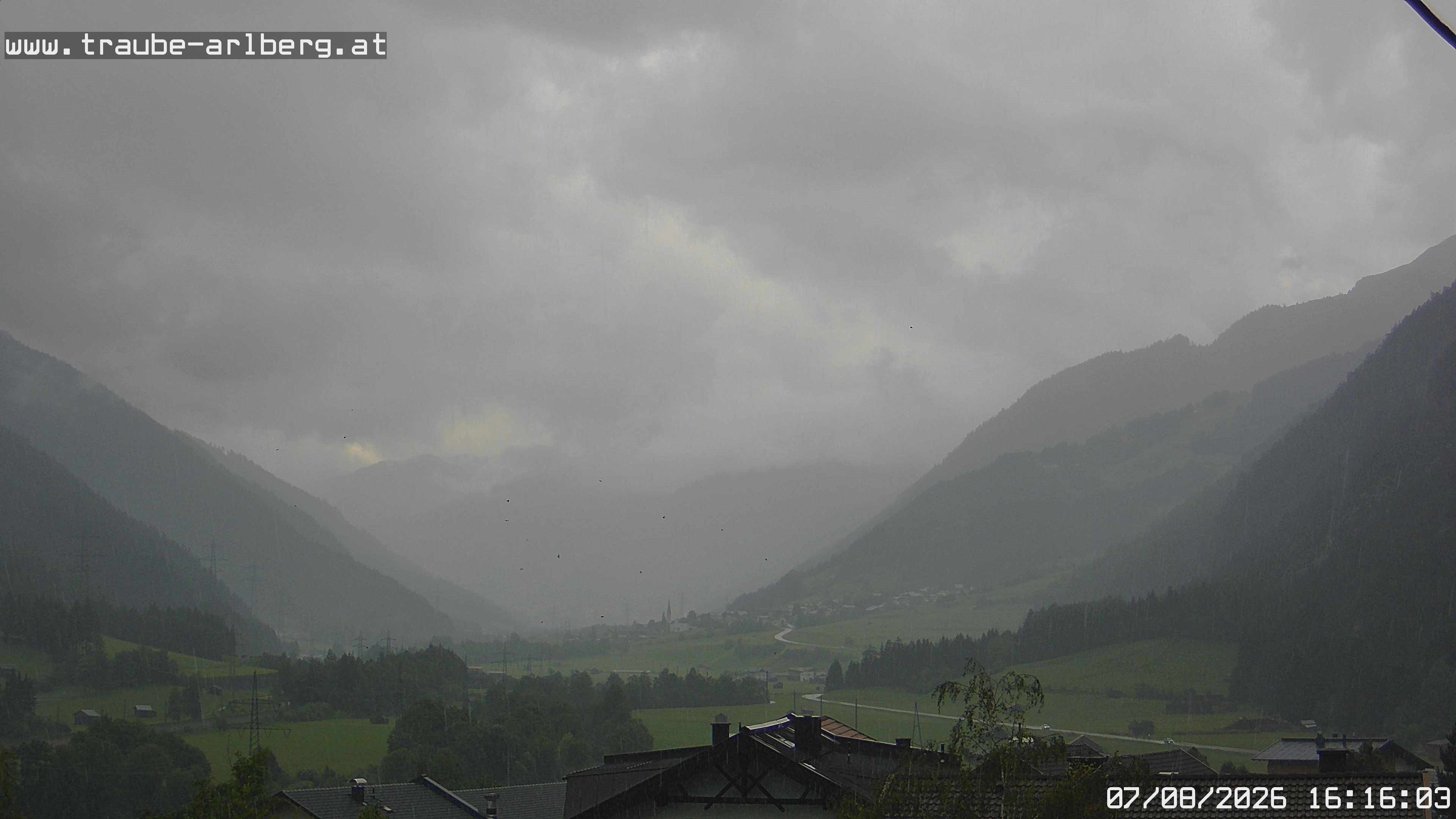Archived image Webcam guesthouse "Traube", Pettneu