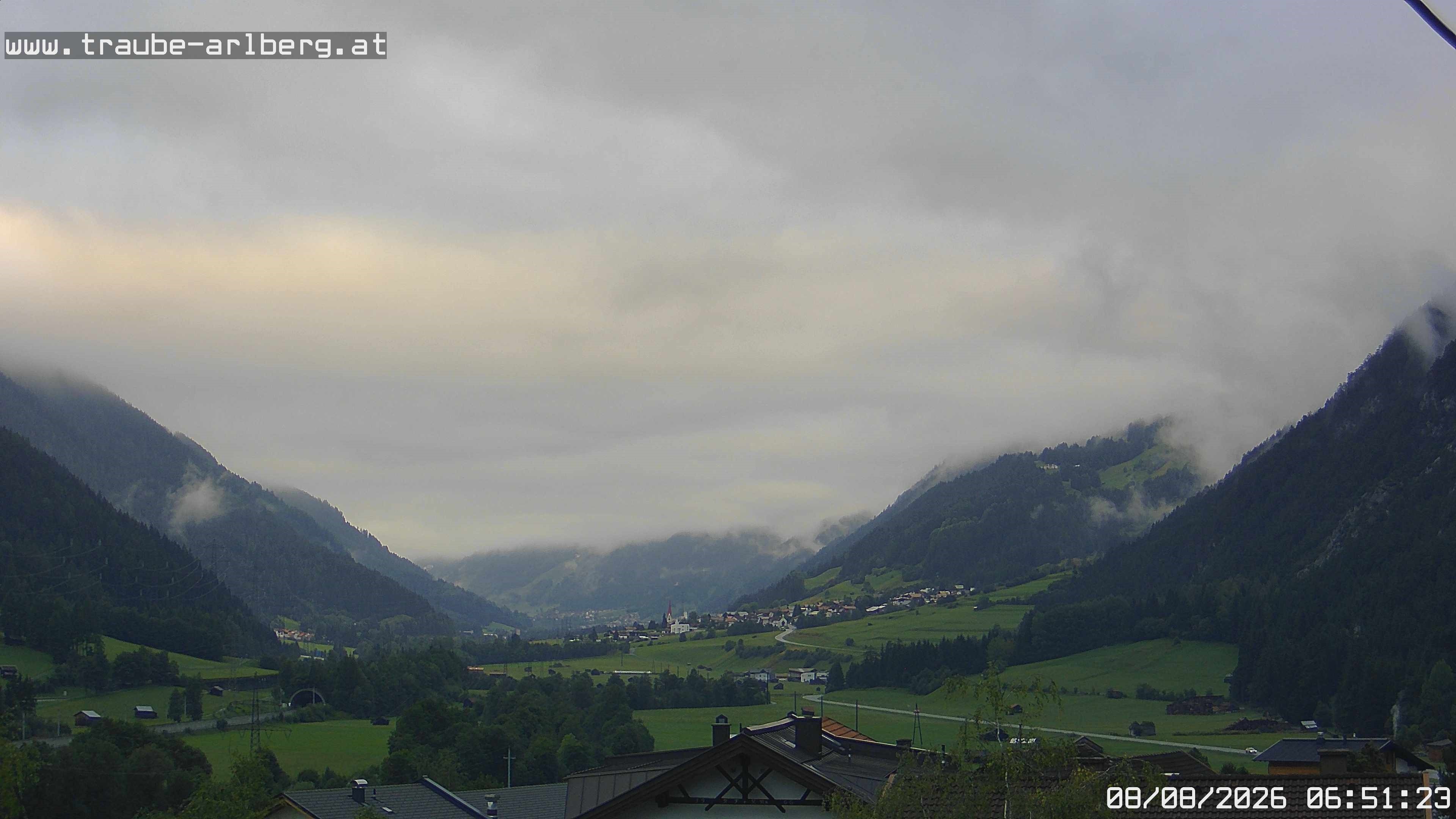 Archived image Webcam guesthouse "Traube", Pettneu