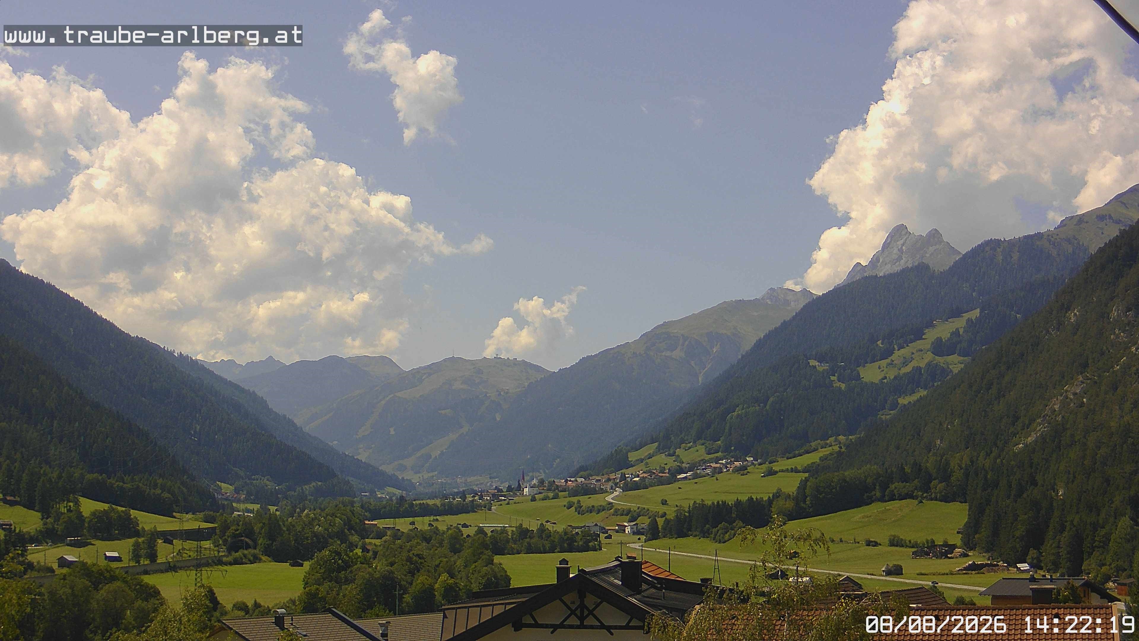 Archived image Webcam guesthouse "Traube", Pettneu