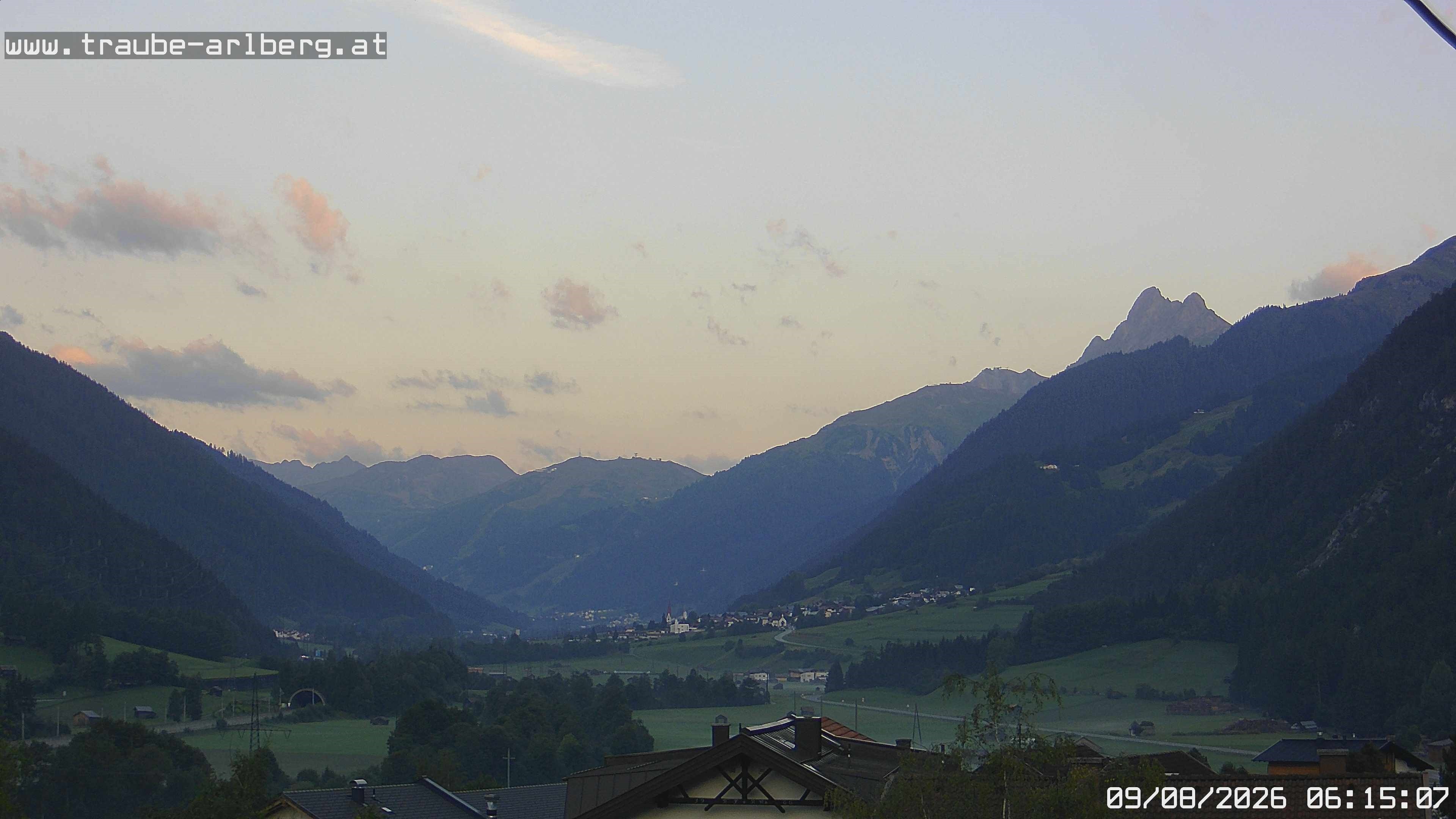 Archived image Webcam guesthouse "Traube", Pettneu