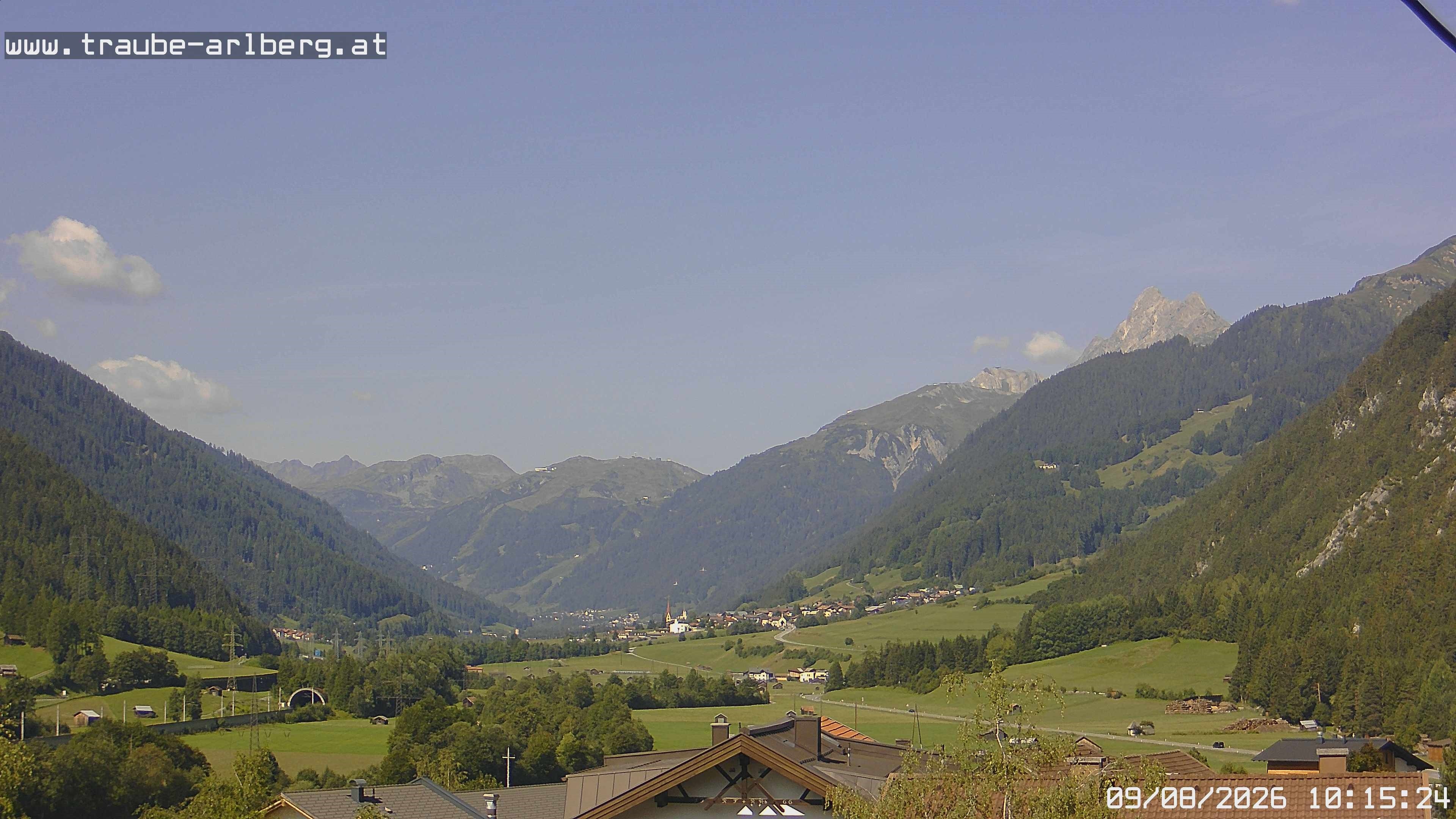 Archived image Webcam guesthouse "Traube", Pettneu