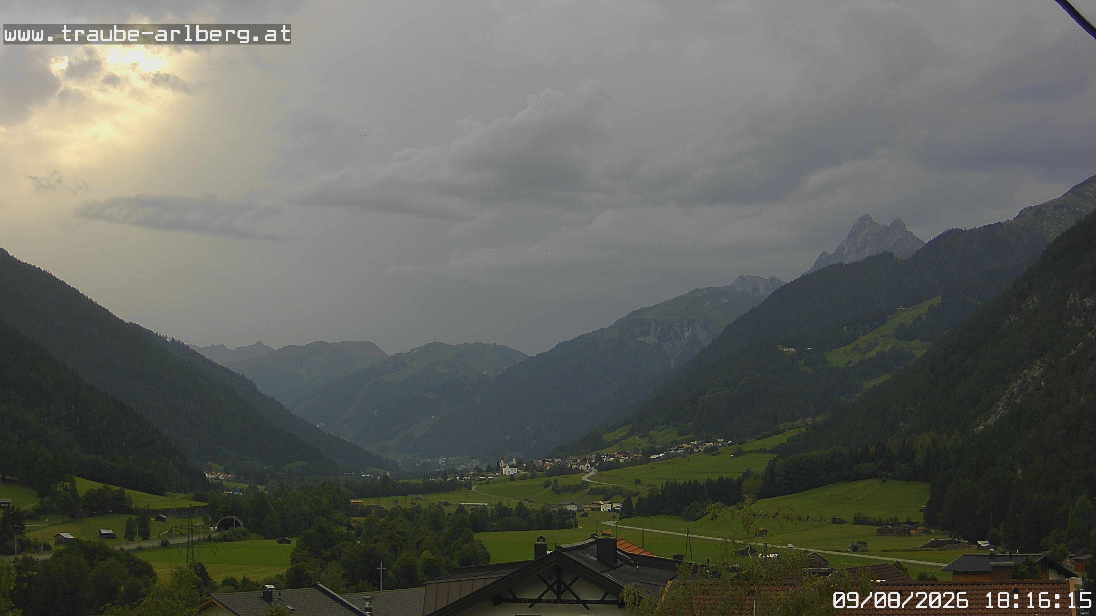 Archiv Foto Webcam Pettneu, Gasthof Traube
