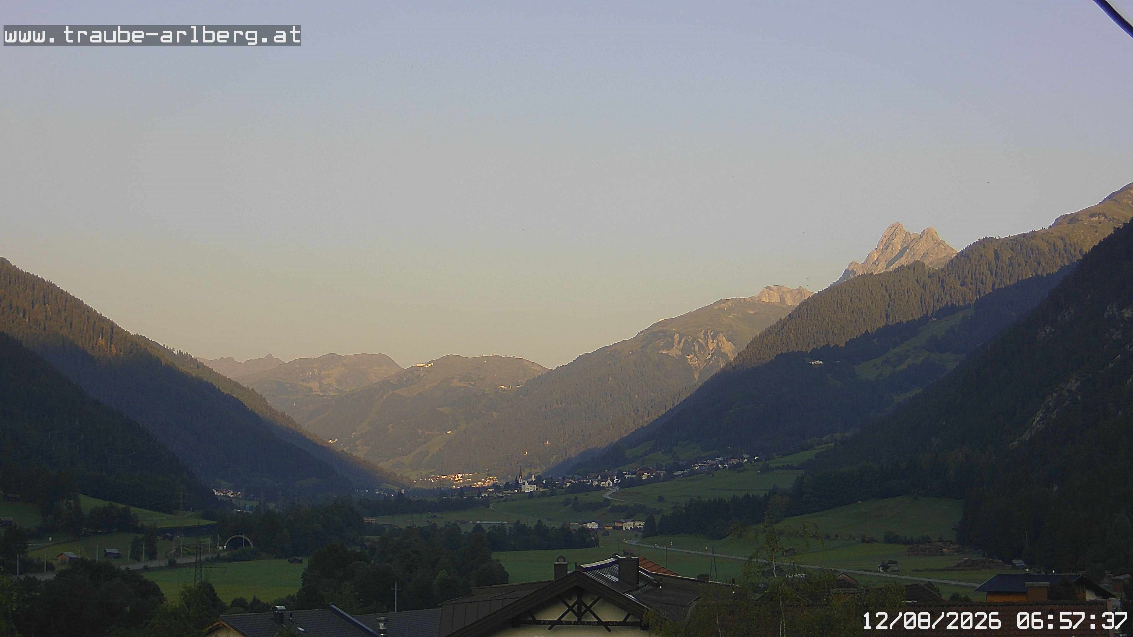 Archiv Foto Webcam Pettneu, Gasthof Traube