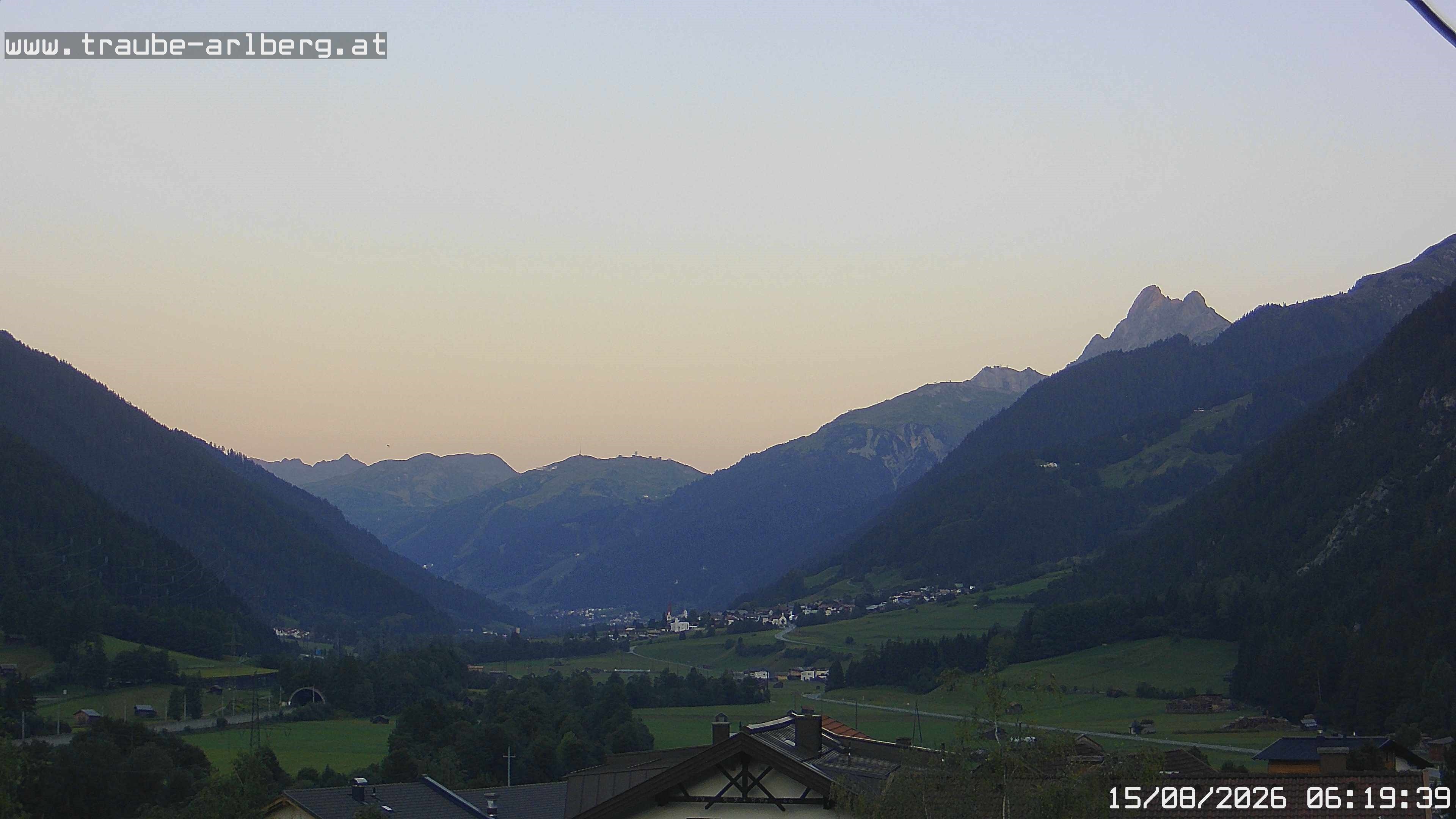 Archiv Foto Webcam Pettneu, Gasthof Traube