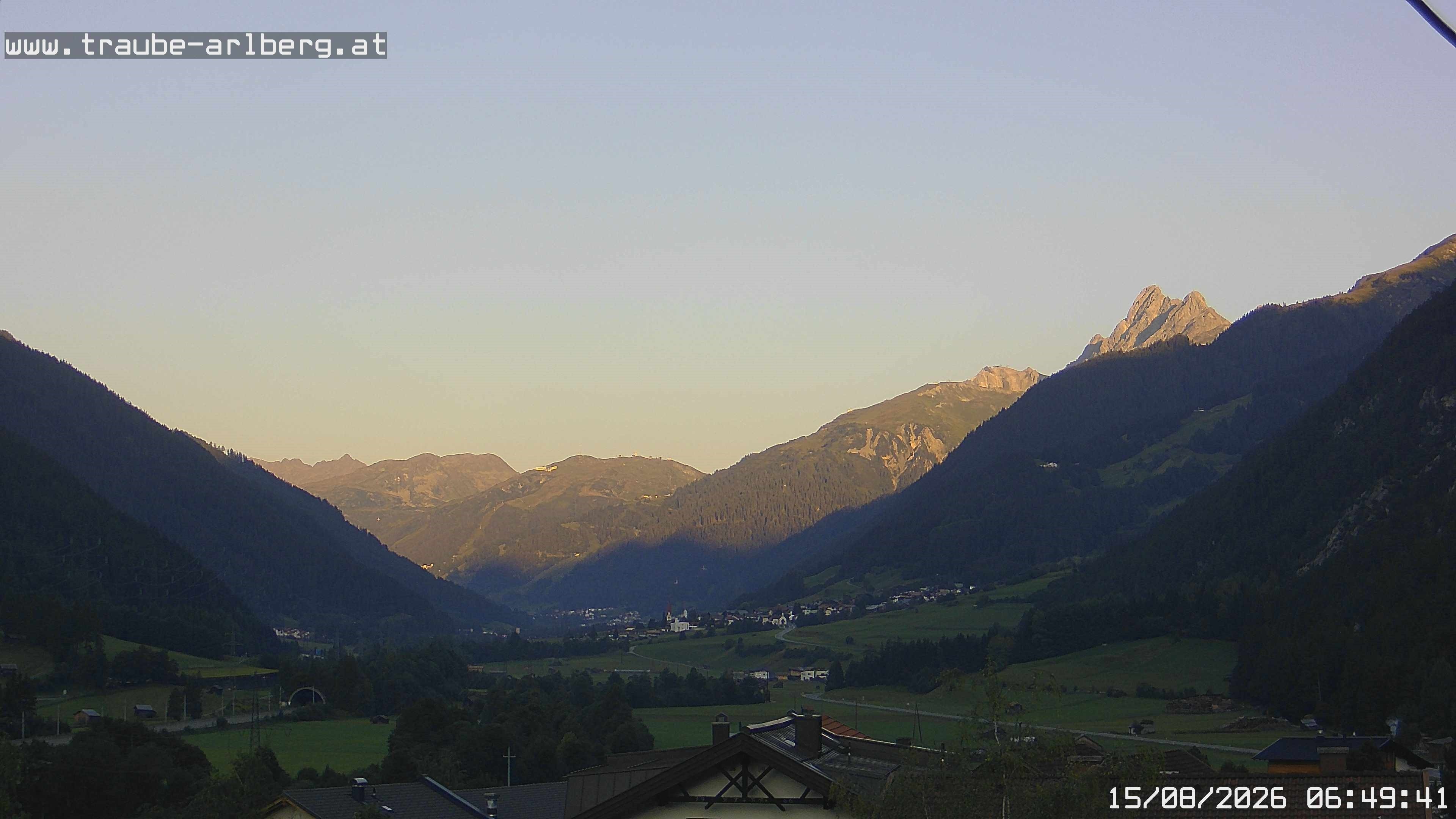 Archiv Foto Webcam Pettneu, Gasthof Traube