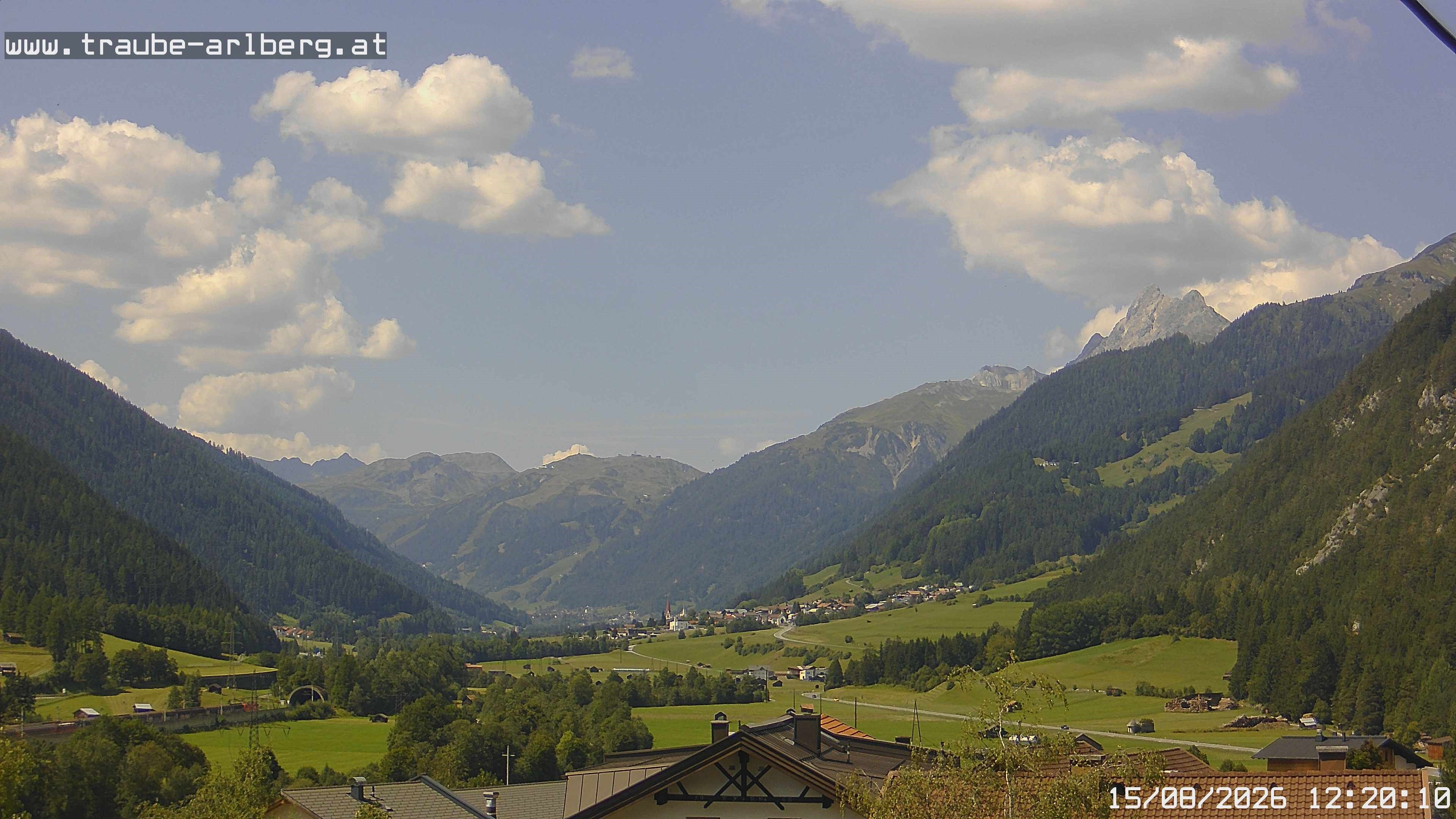 Archiv Foto Webcam Pettneu, Gasthof Traube