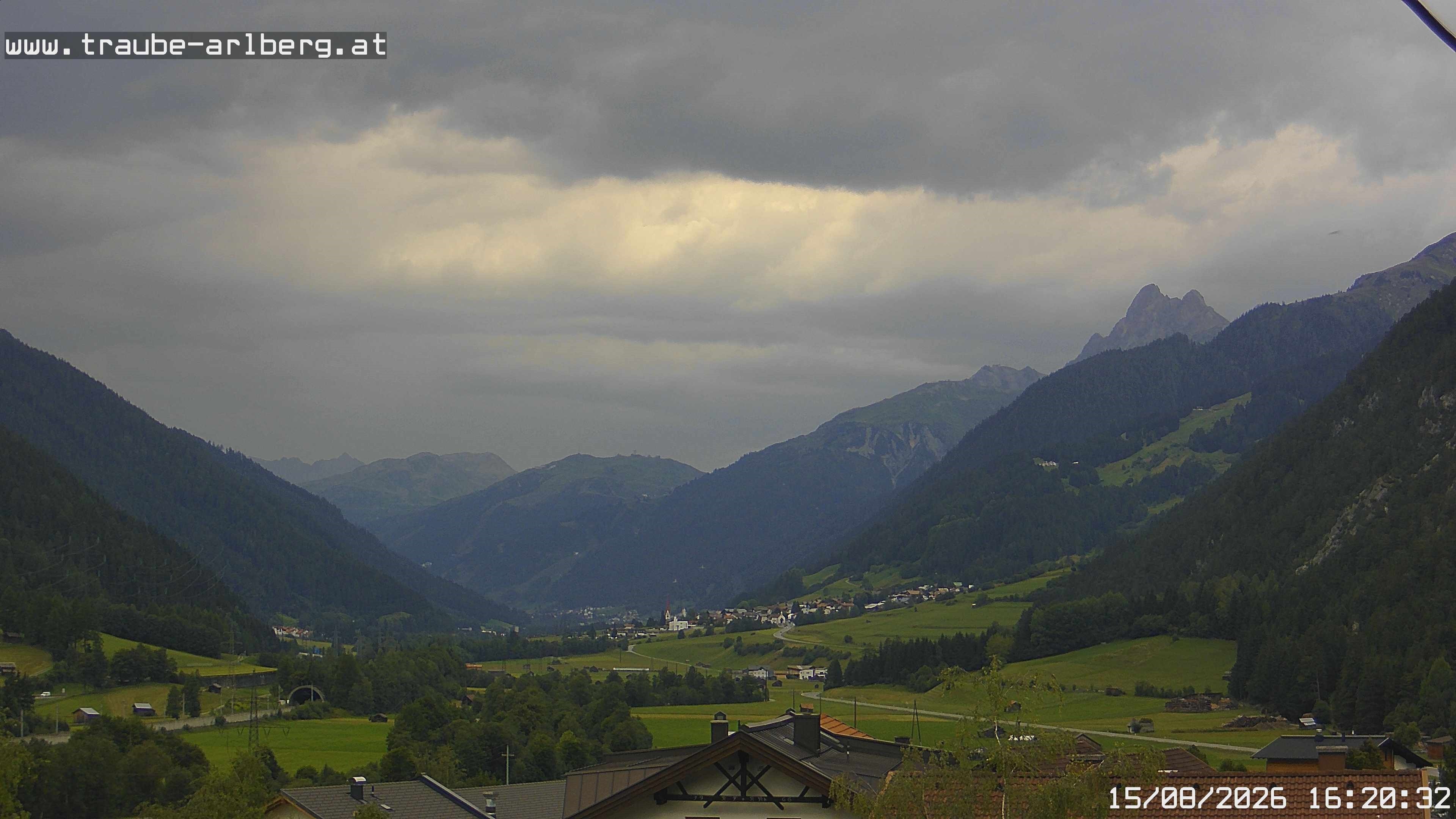 Archiv Foto Webcam Pettneu, Gasthof Traube