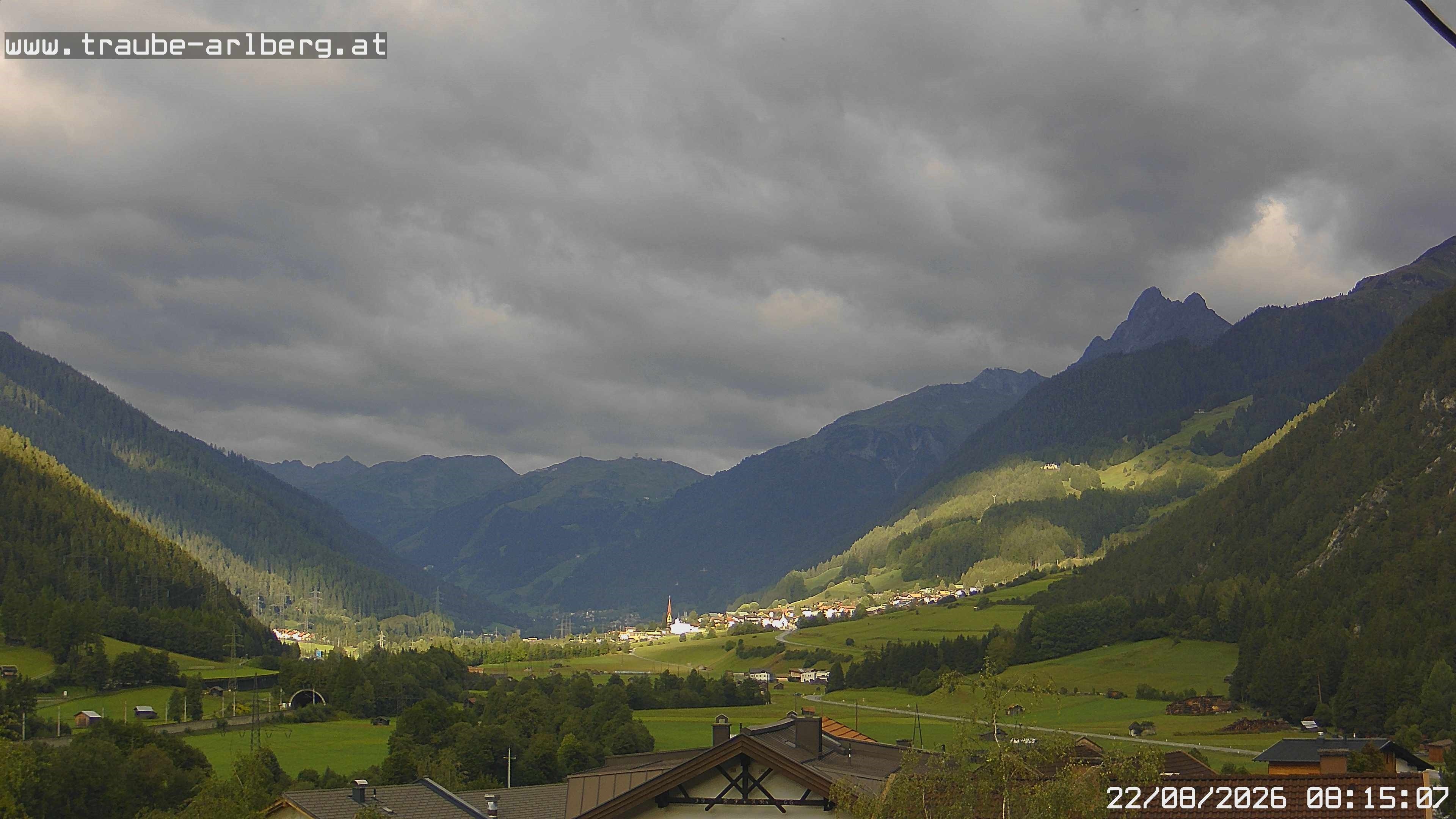 Archived image Webcam guesthouse "Traube", Pettneu