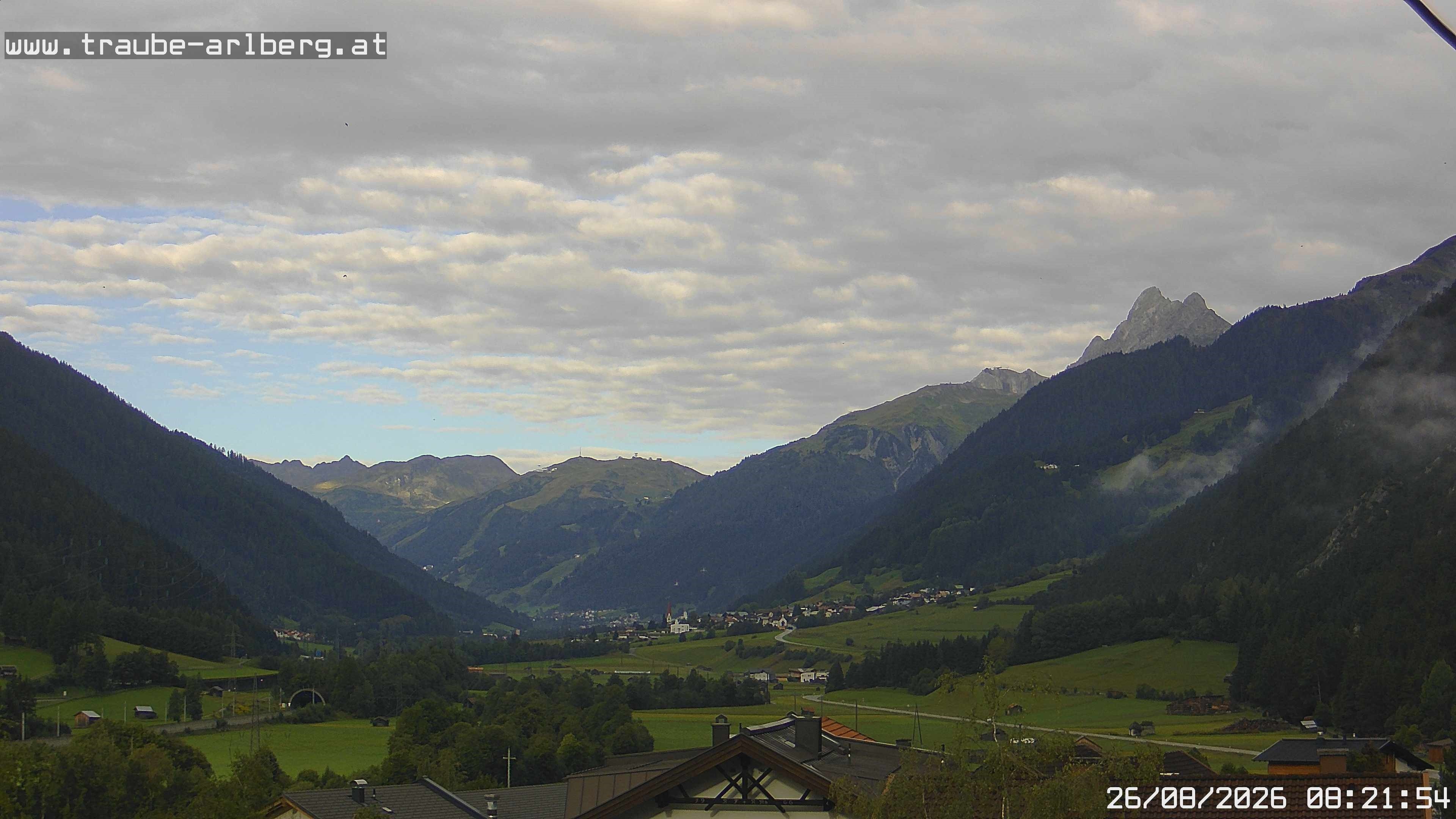 Archived image Webcam guesthouse "Traube", Pettneu