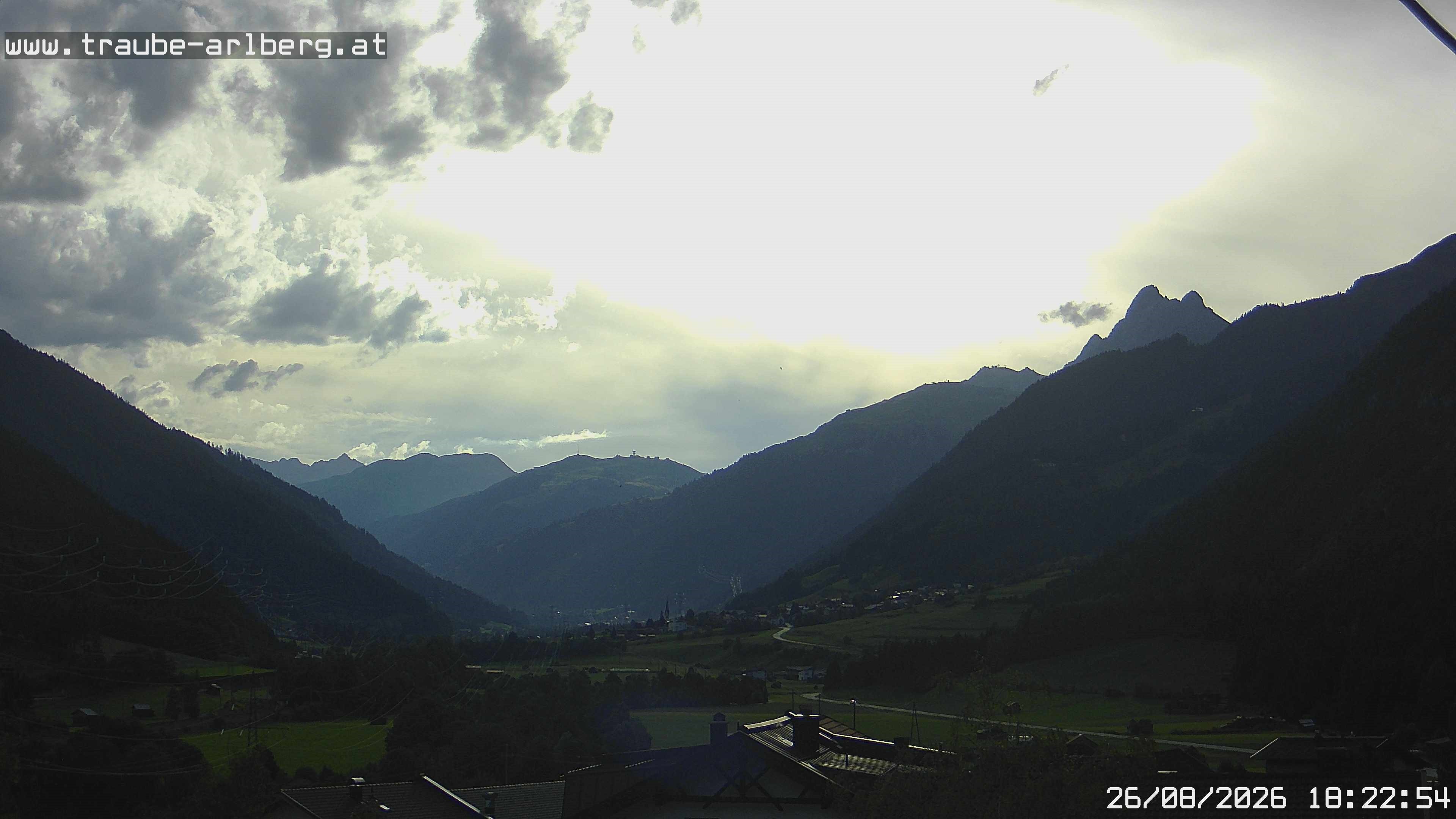 Archived image Webcam guesthouse "Traube", Pettneu