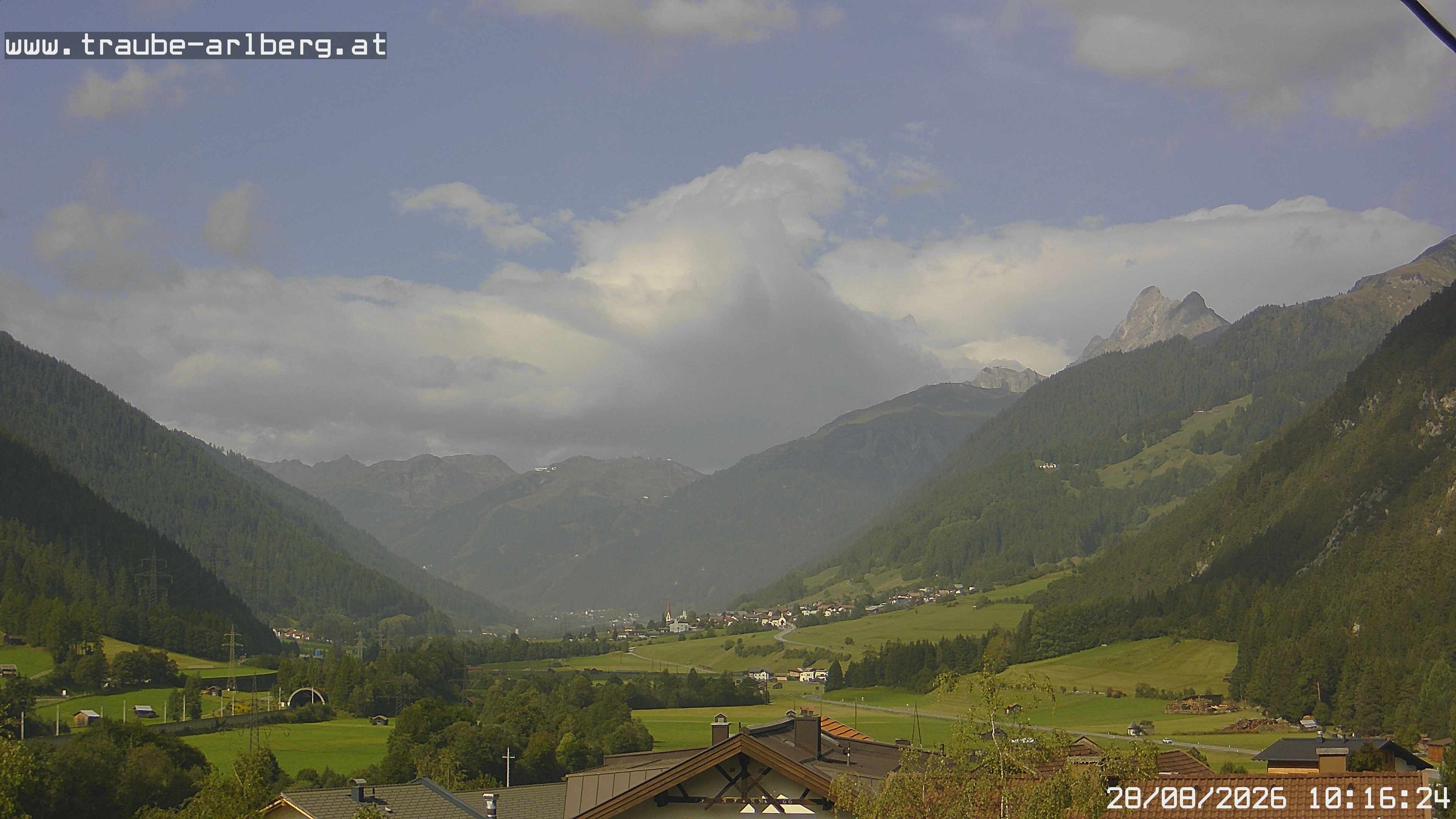 Archiv Foto Webcam Pettneu, Gasthof Traube
