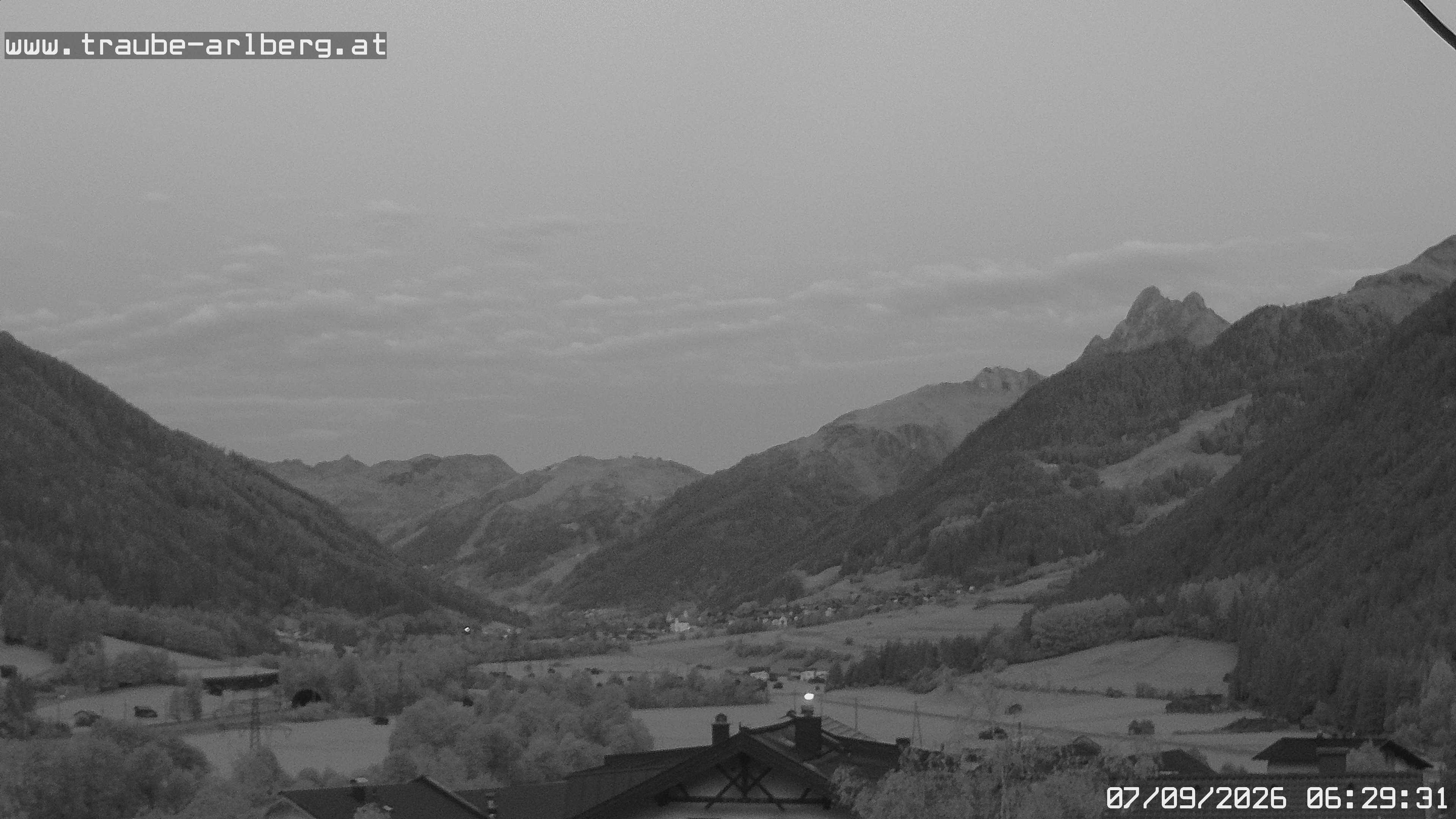 Archiv Foto Webcam Pettneu, Gasthof Traube
