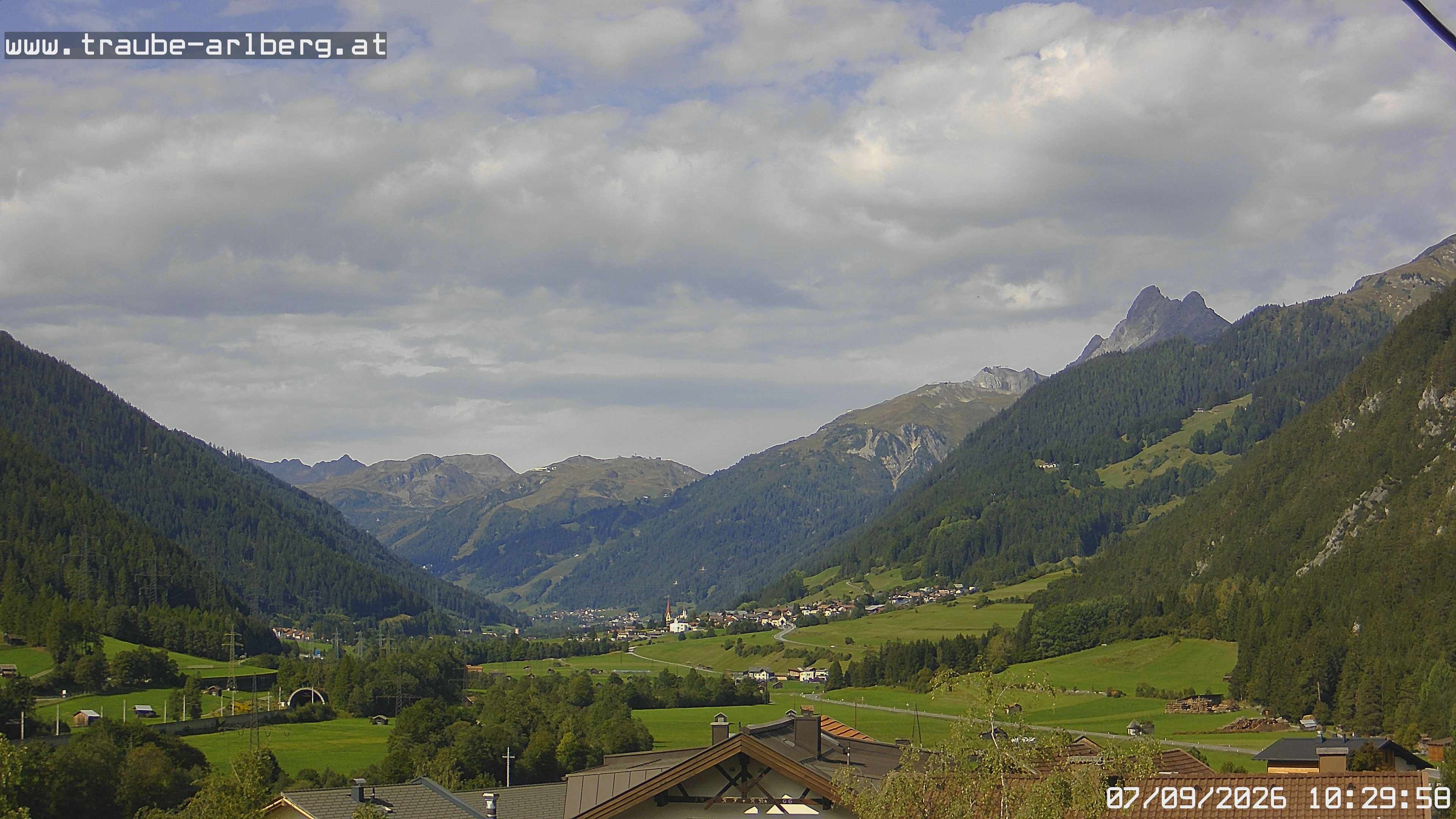 Archiv Foto Webcam Pettneu, Gasthof Traube