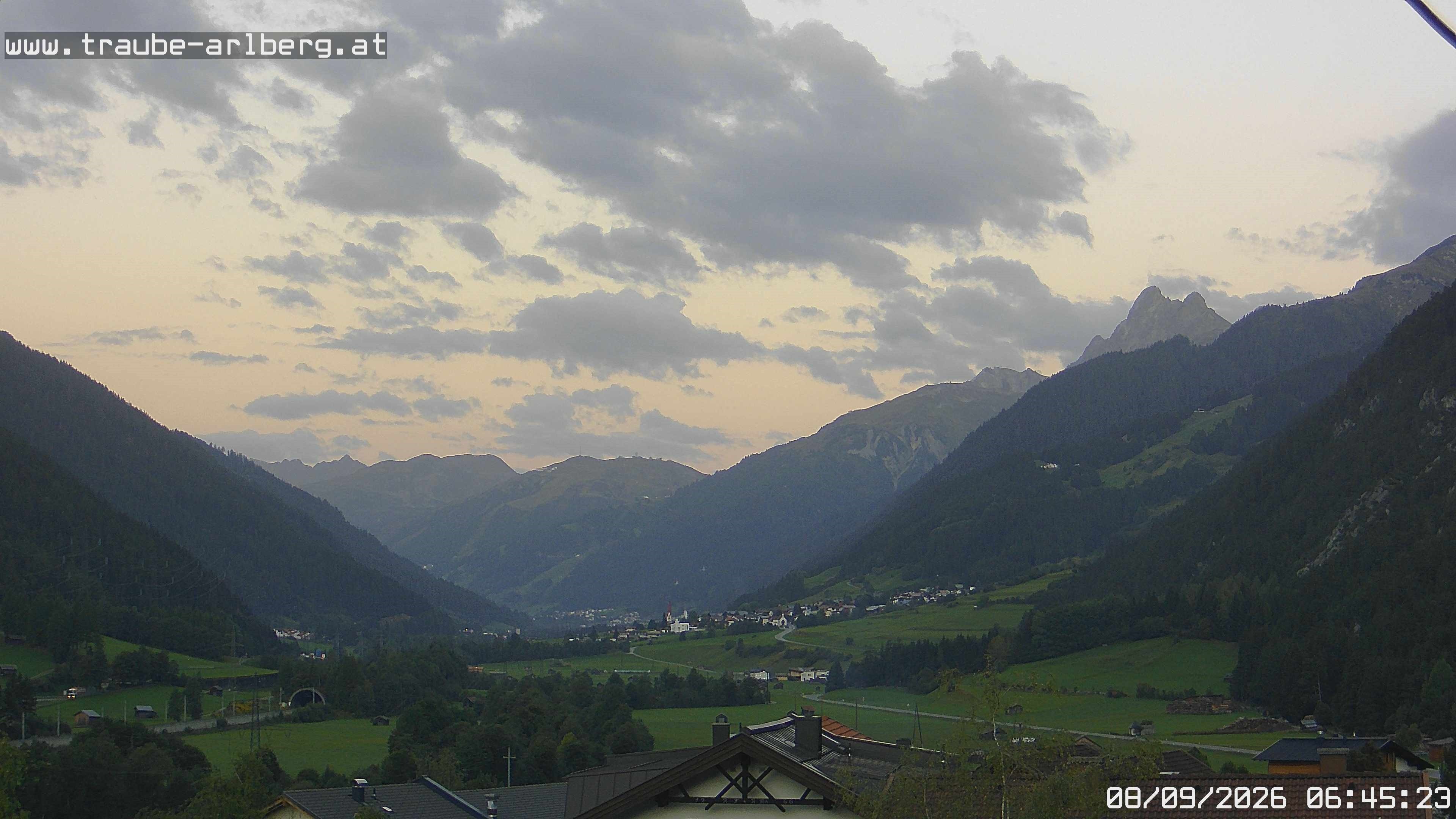 Archiv Foto Webcam Pettneu, Gasthof Traube