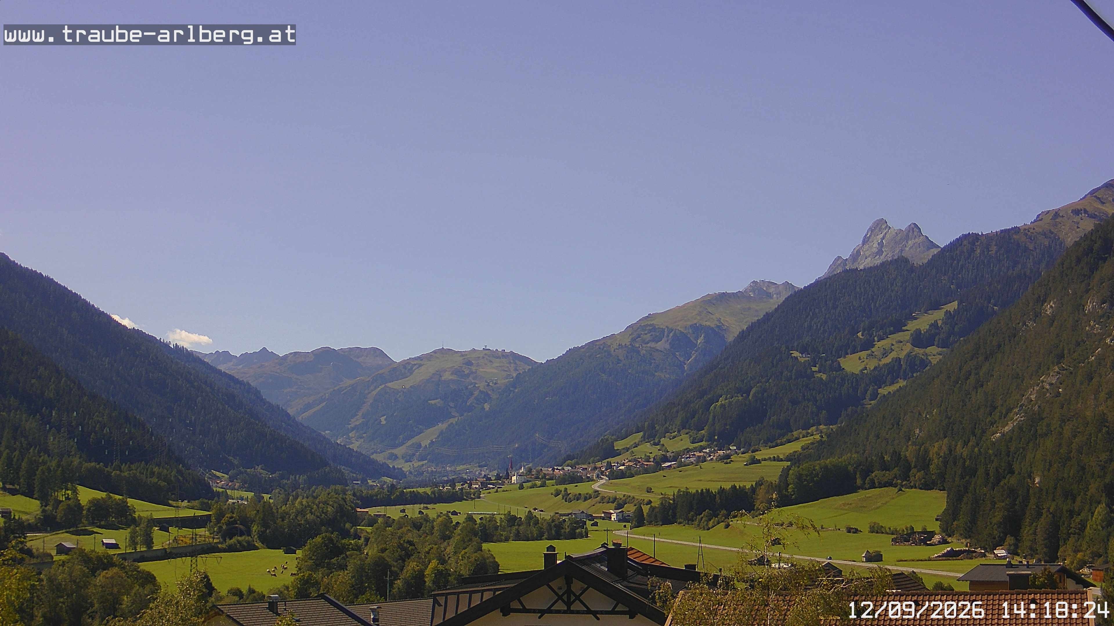 Archived image Webcam guesthouse "Traube", Pettneu