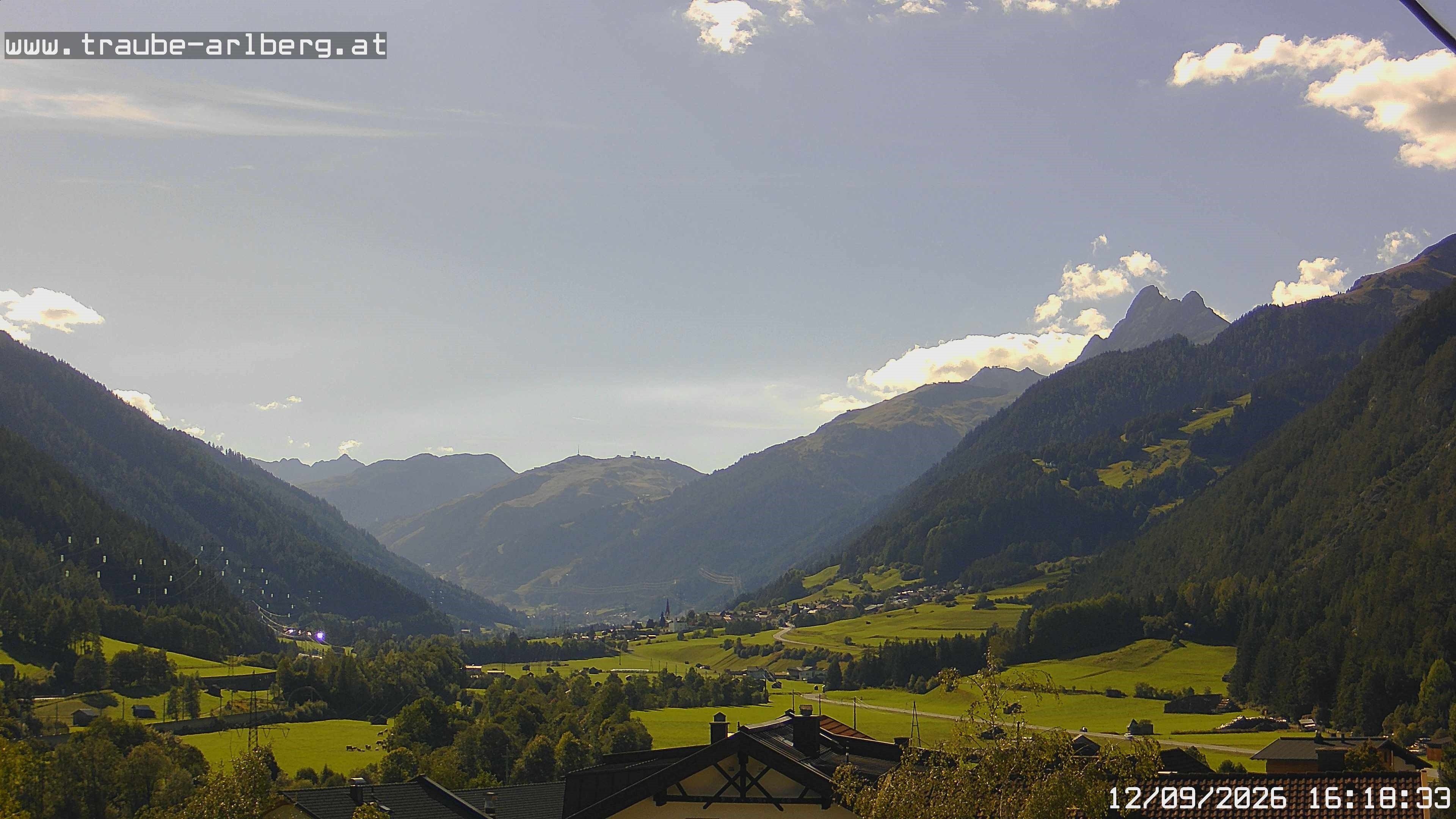 Archived image Webcam guesthouse "Traube", Pettneu