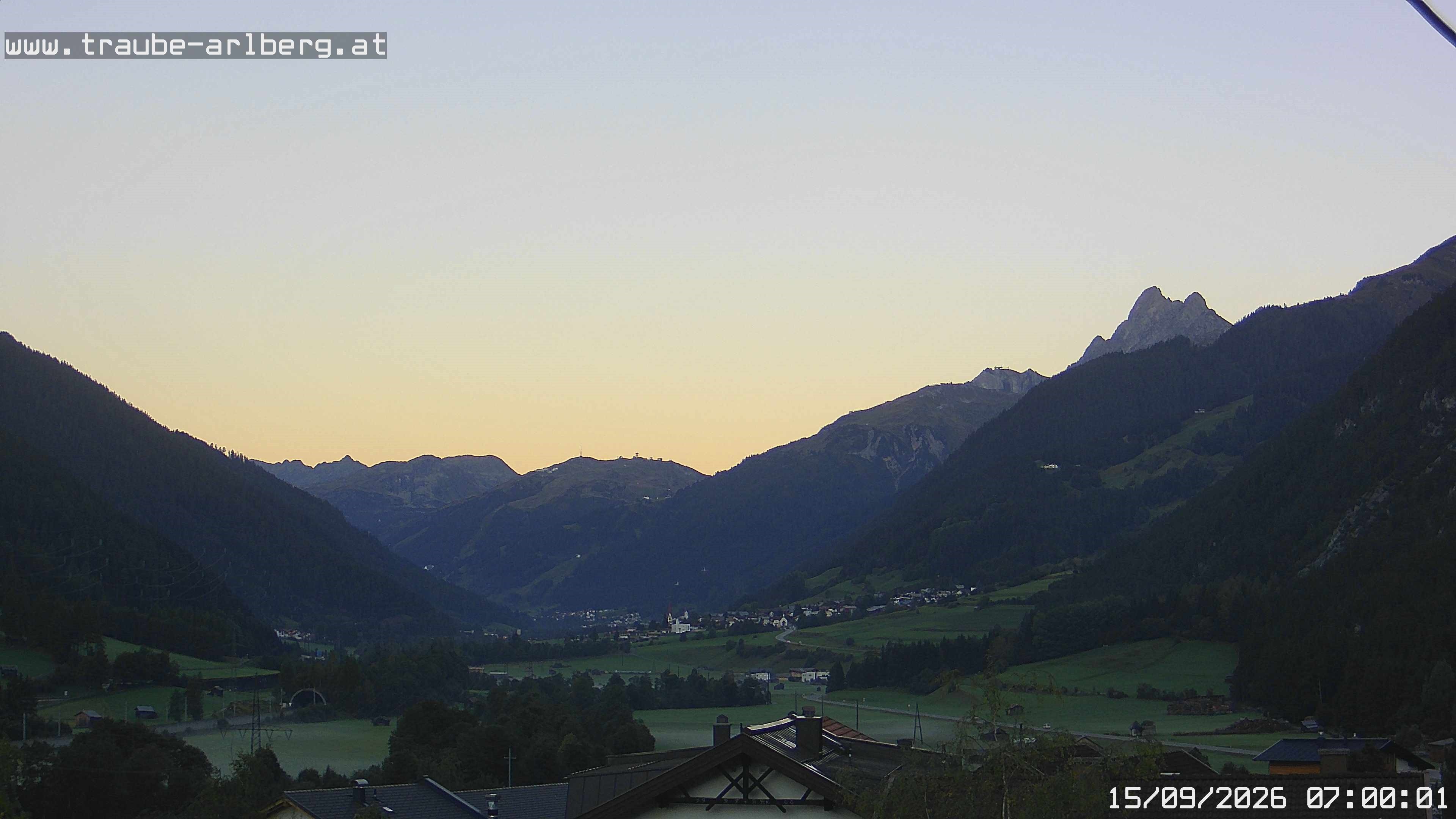 Archived image Webcam guesthouse "Traube", Pettneu
