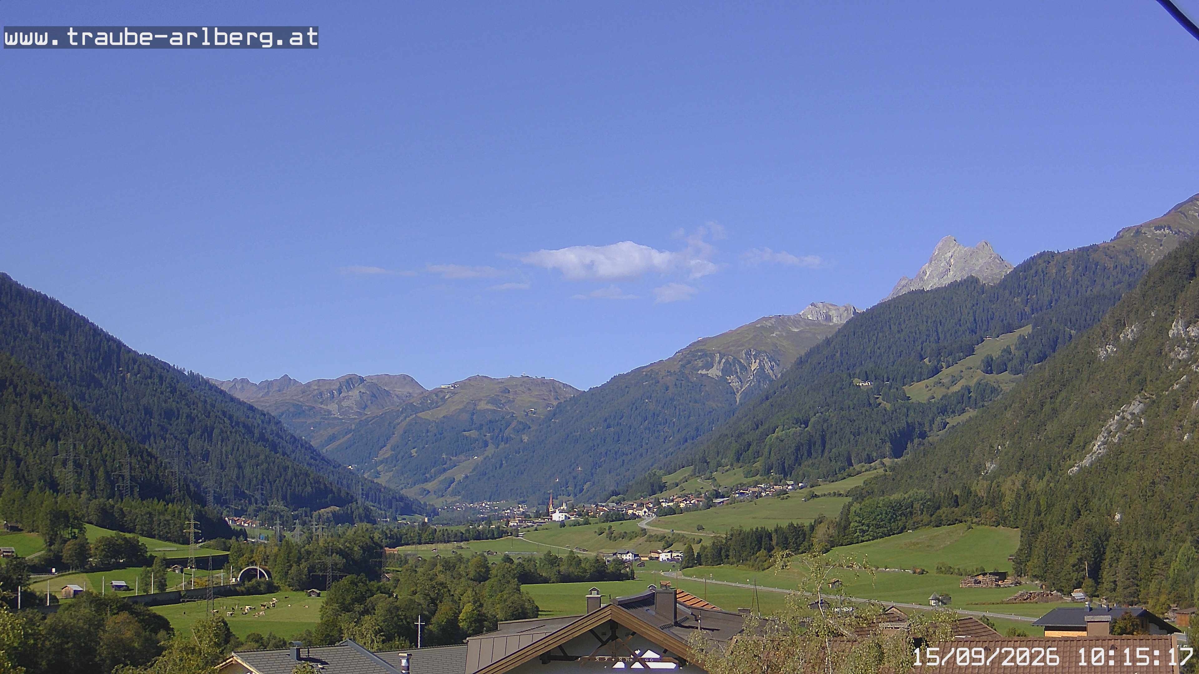 Archived image Webcam guesthouse "Traube", Pettneu