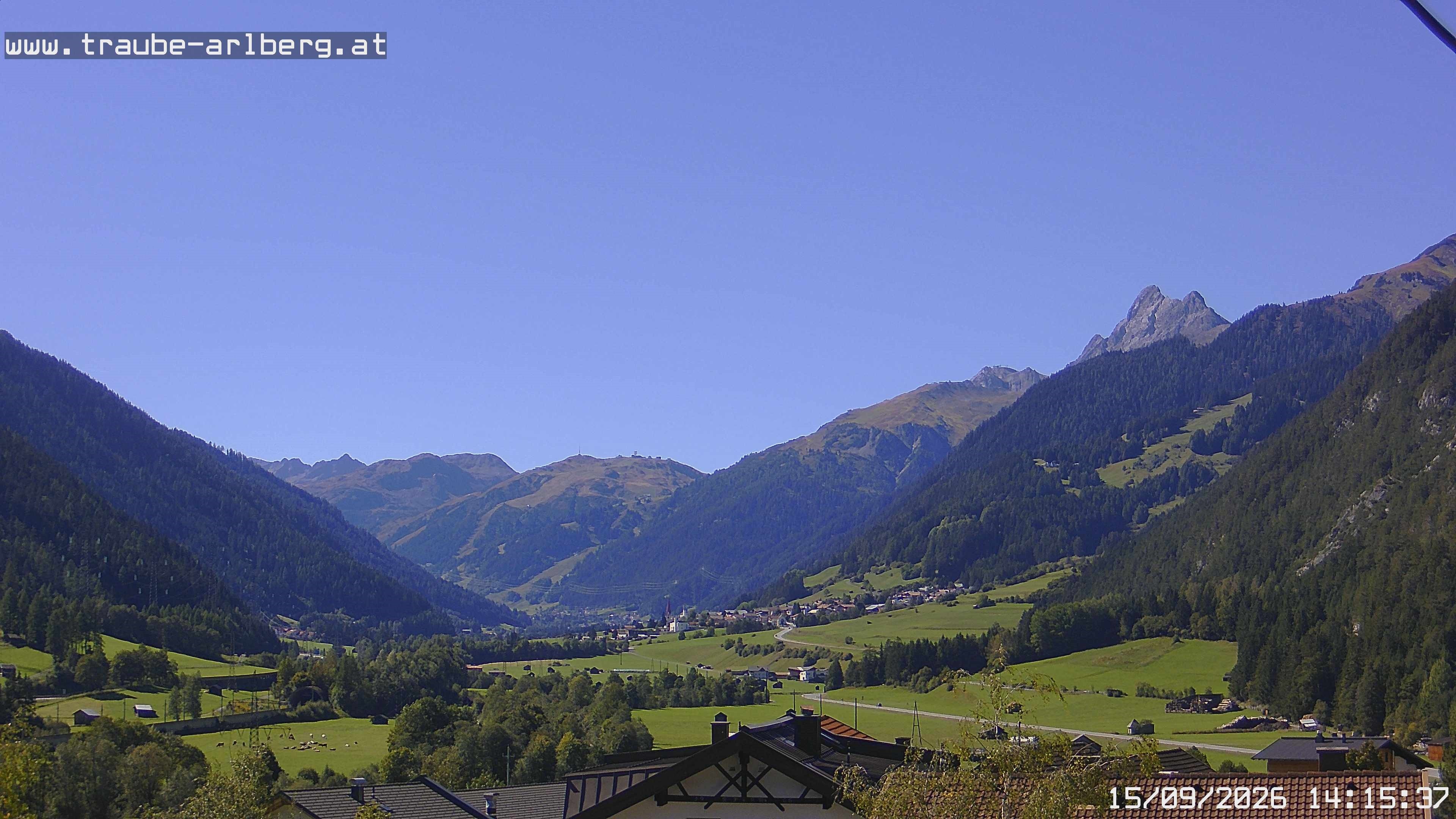 Archived image Webcam guesthouse "Traube", Pettneu