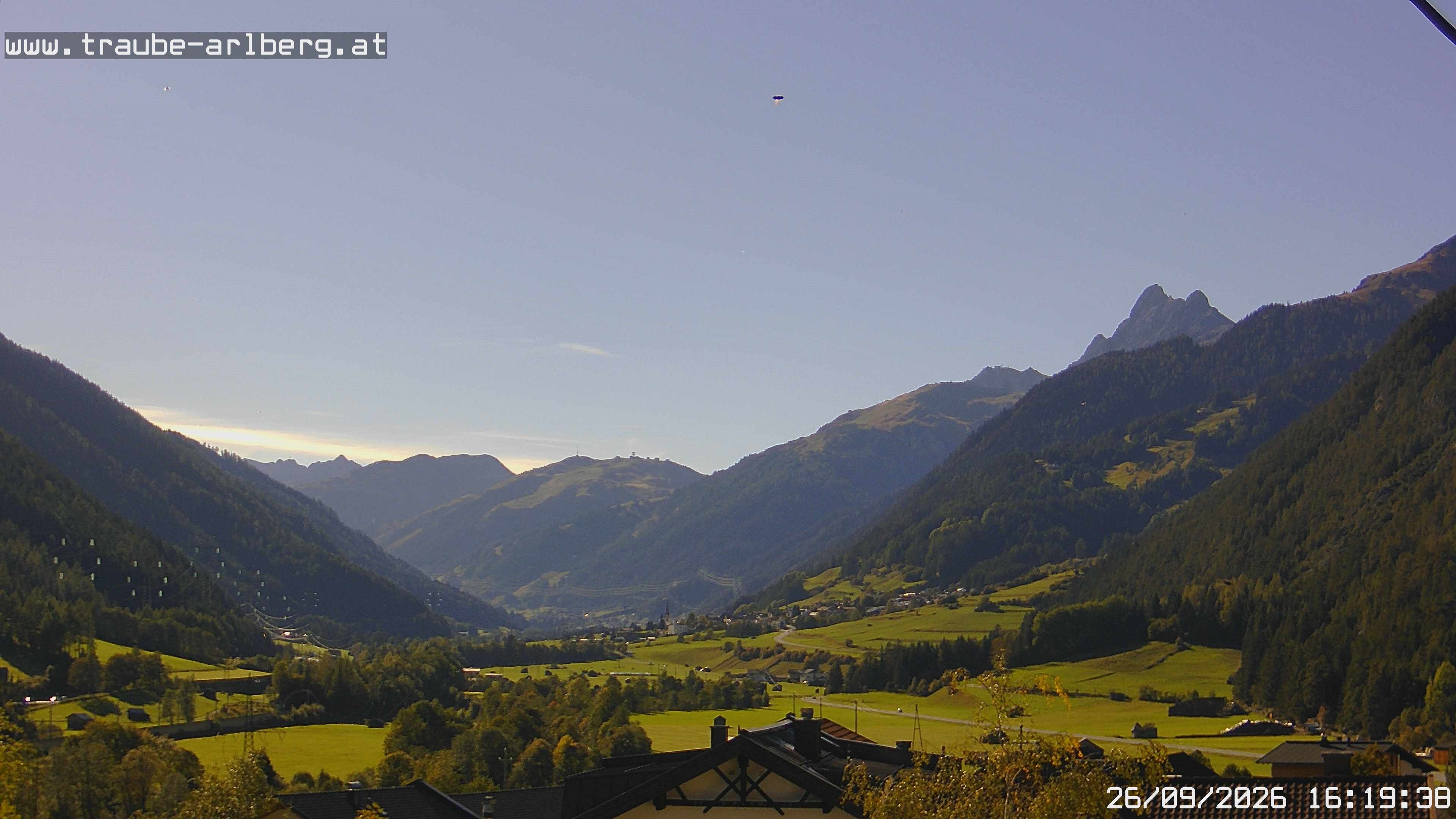 Archived image Webcam guesthouse "Traube", Pettneu