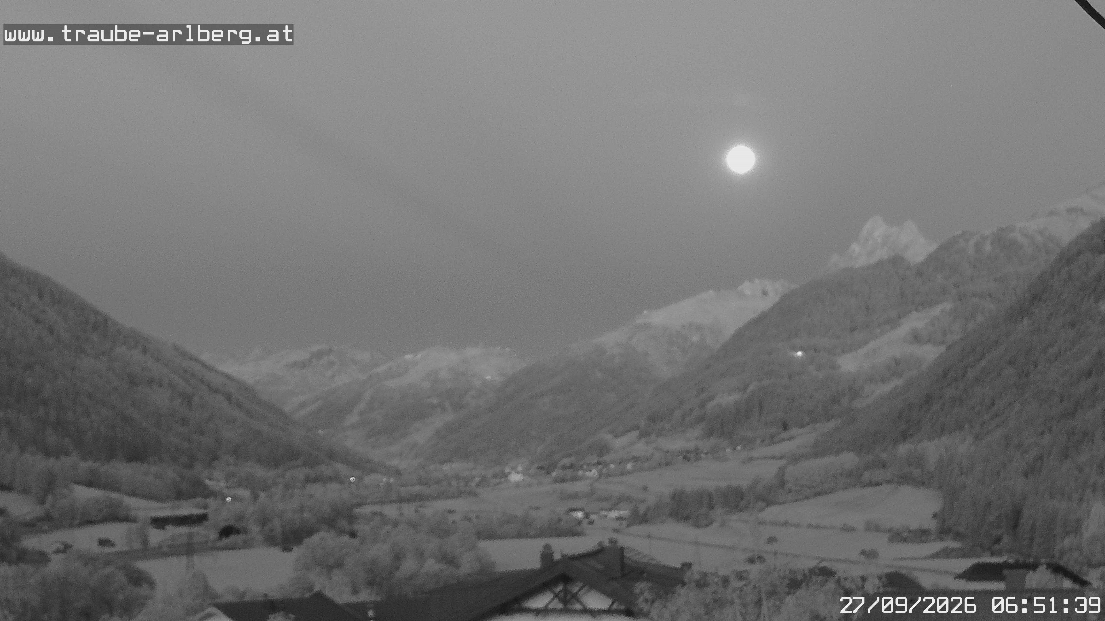 Archiv Foto Webcam Pettneu, Gasthof Traube