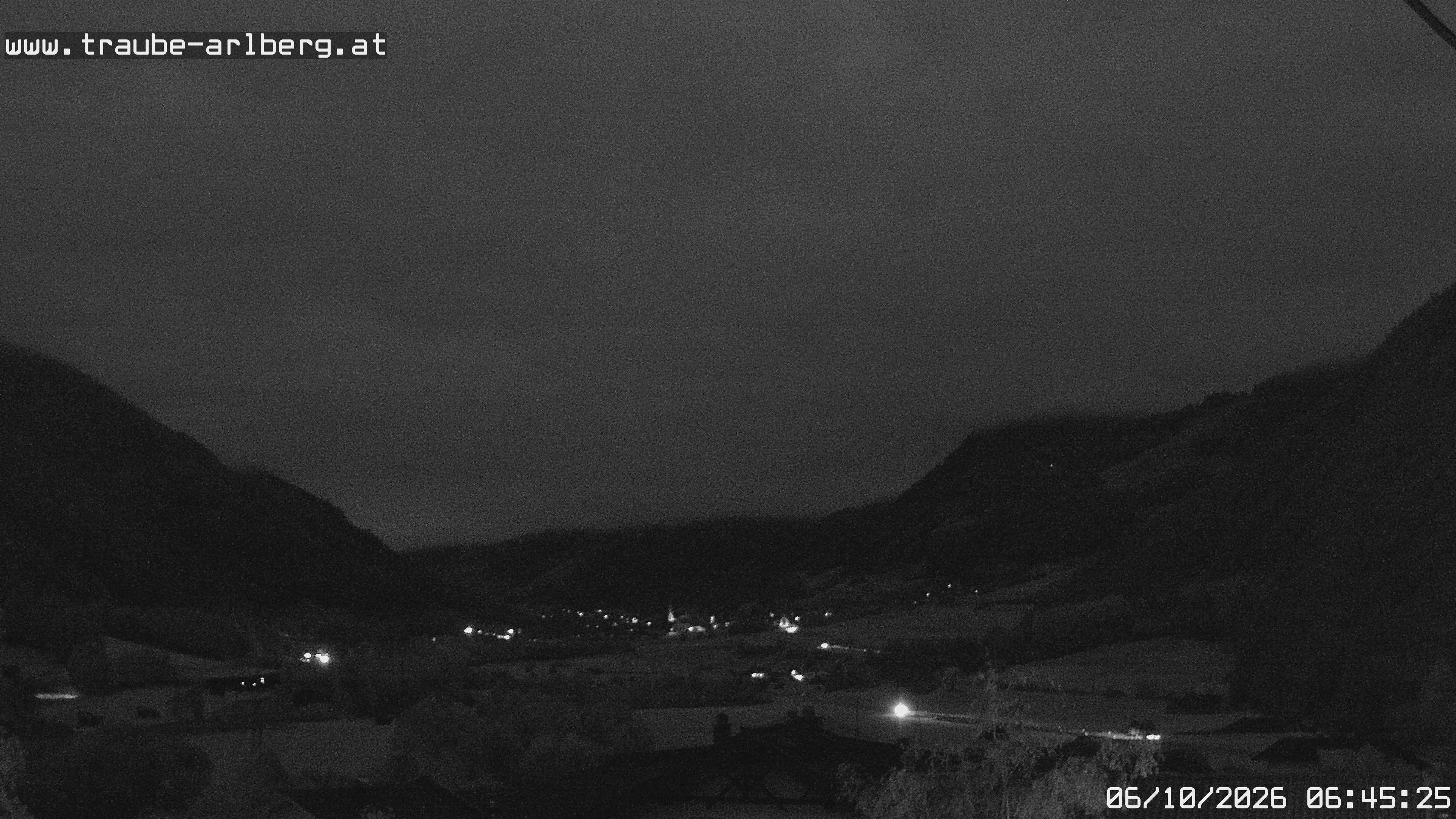 Archiv Foto Webcam Pettneu, Gasthof Traube