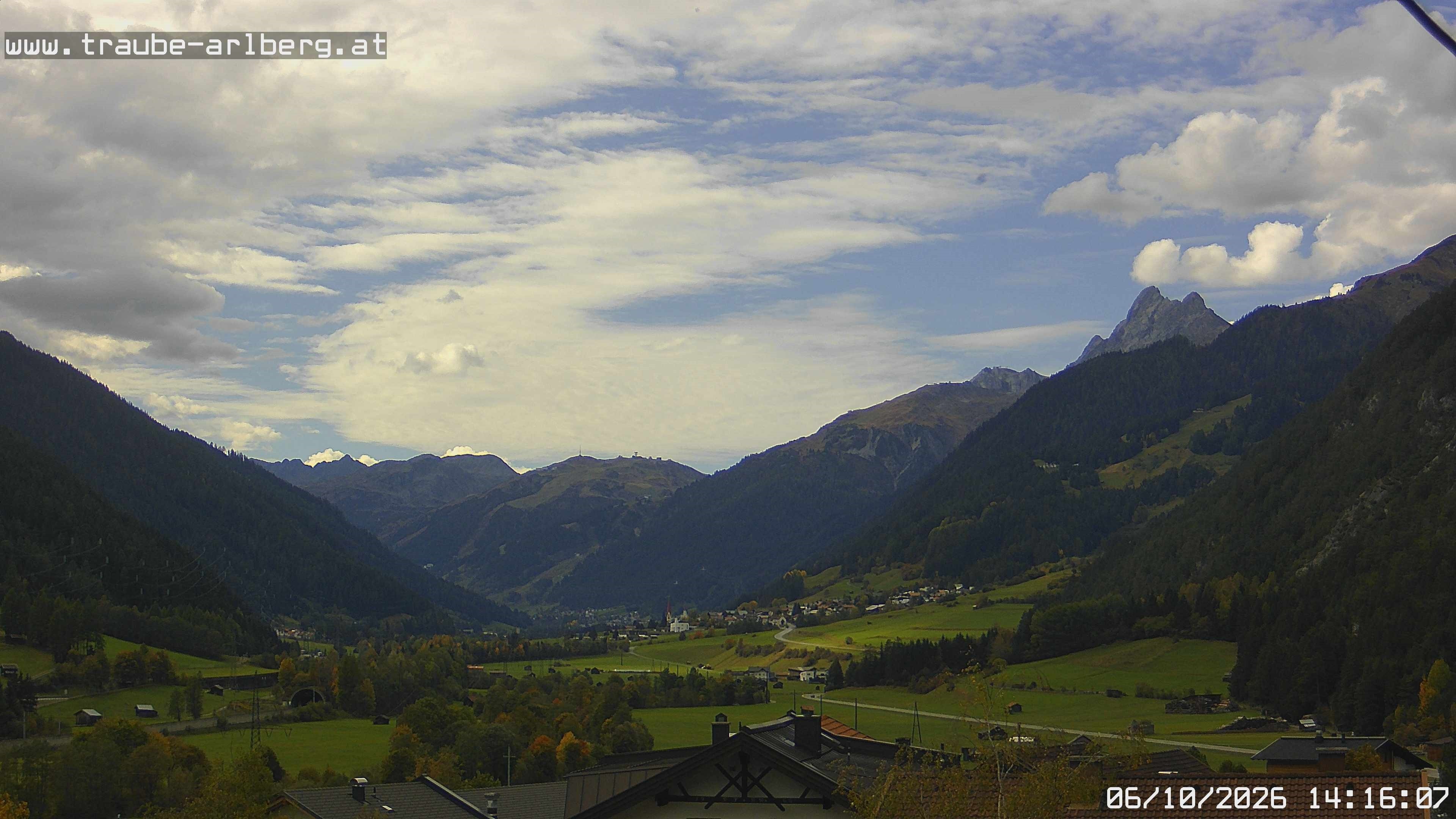 Archiv Foto Webcam Pettneu, Gasthof Traube