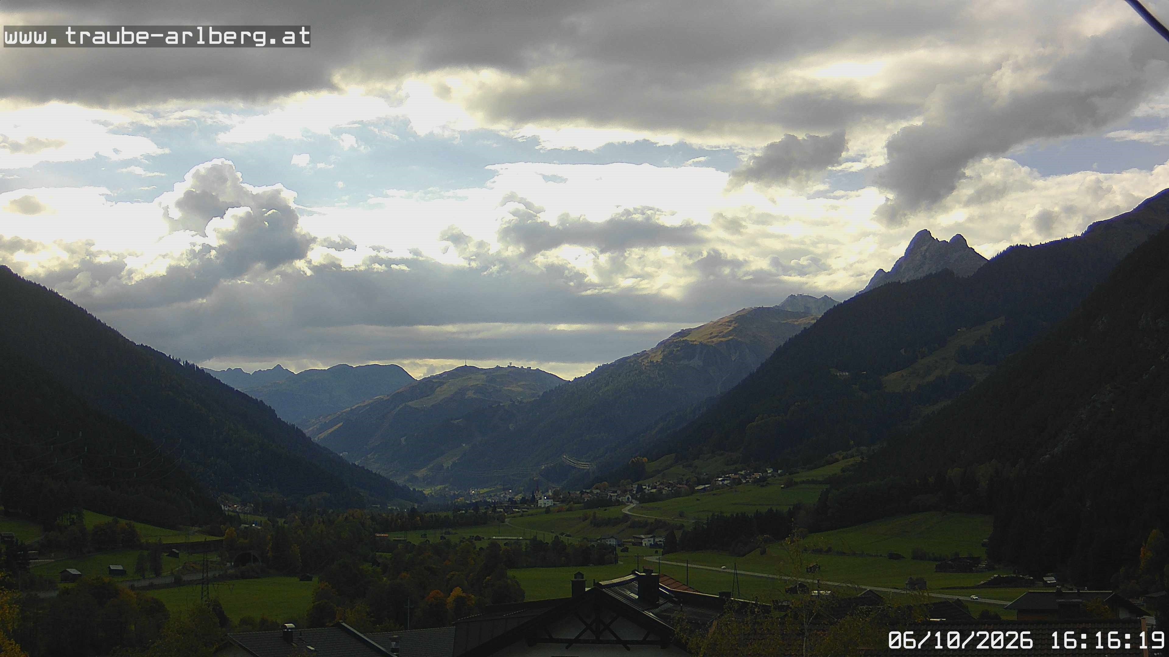 Archiv Foto Webcam Pettneu, Gasthof Traube