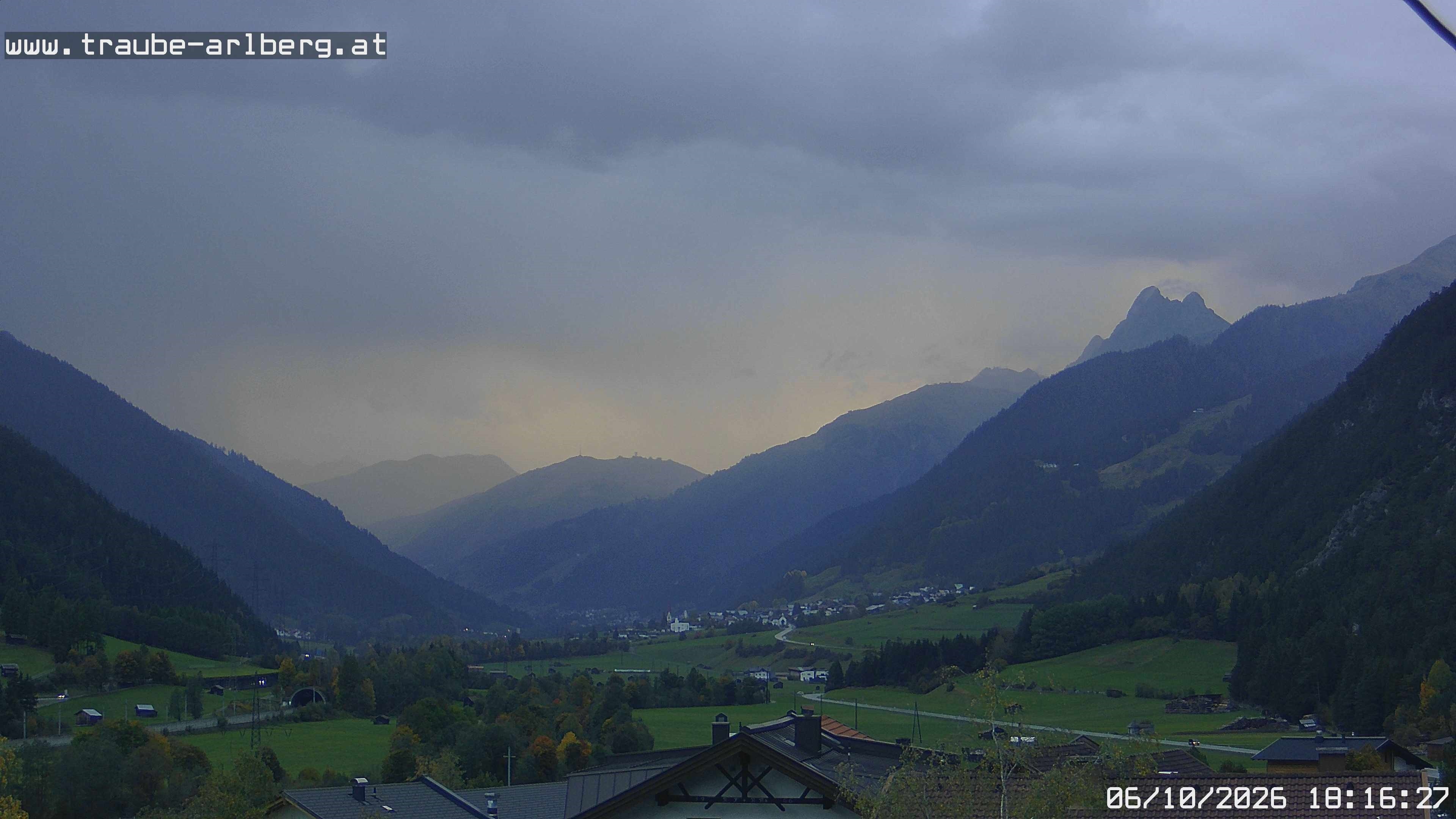 Archiv Foto Webcam Pettneu, Gasthof Traube