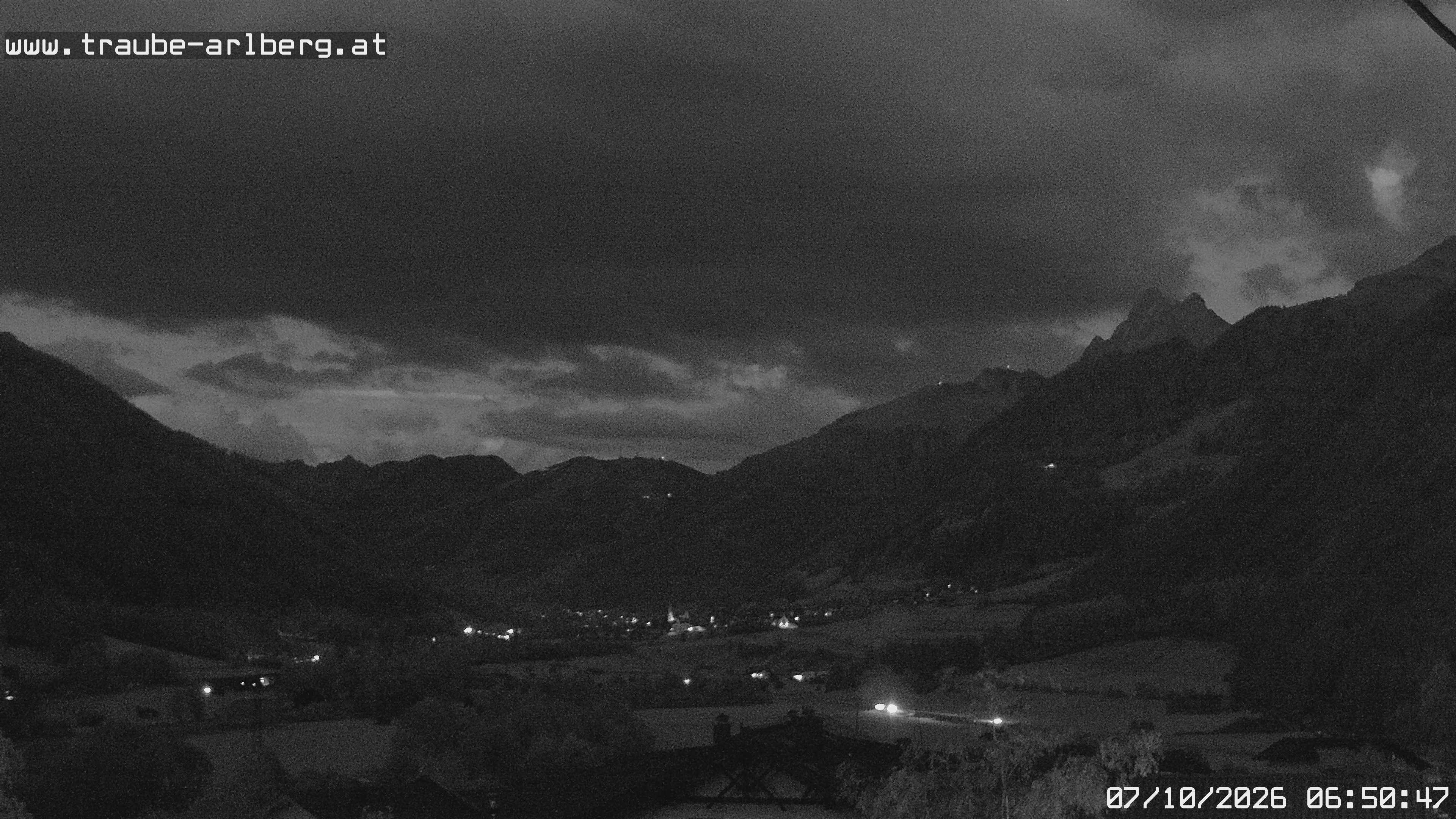 Archiv Foto Webcam Pettneu, Gasthof Traube