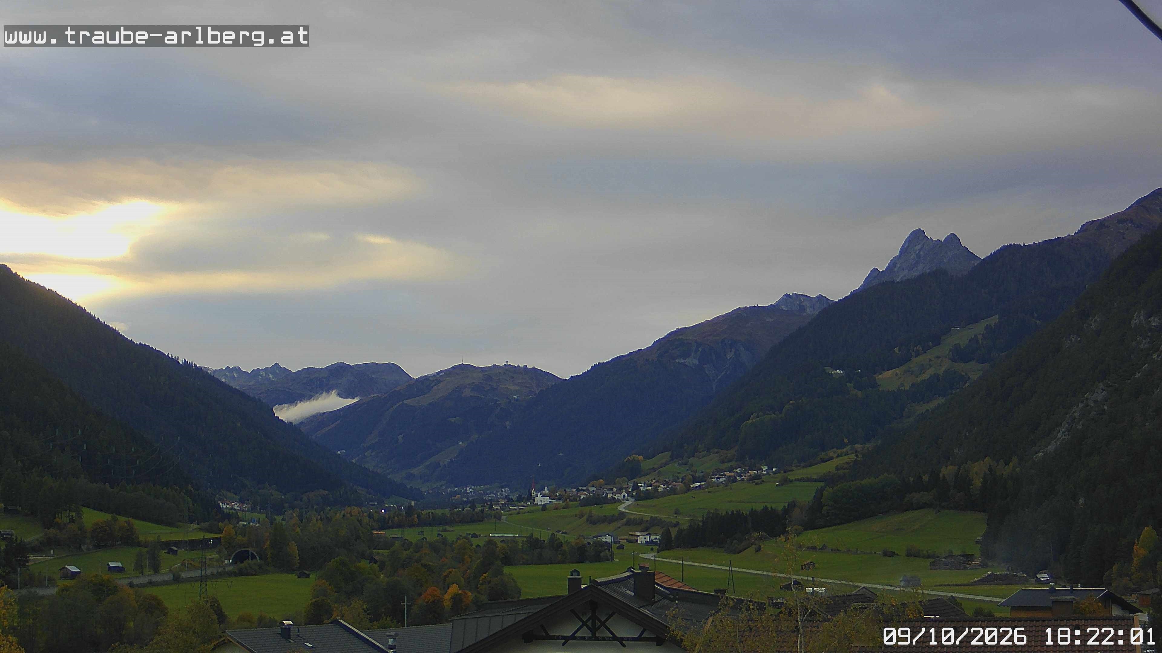 Archiv Foto Webcam Pettneu, Gasthof Traube