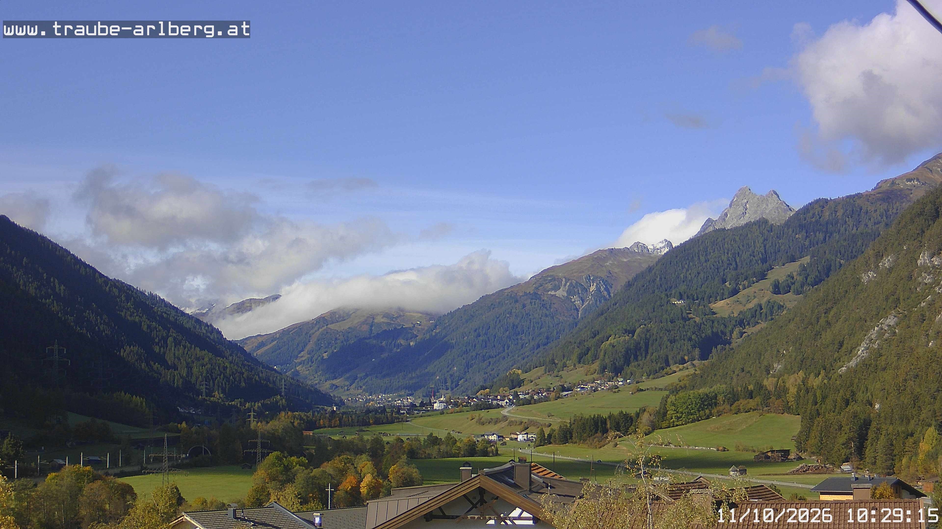 Archived image Webcam guesthouse "Traube", Pettneu