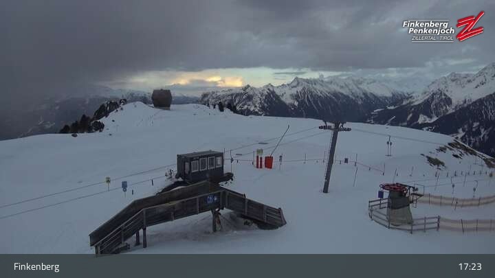 Archived image Webcam Penkenjoch near Finkenberg