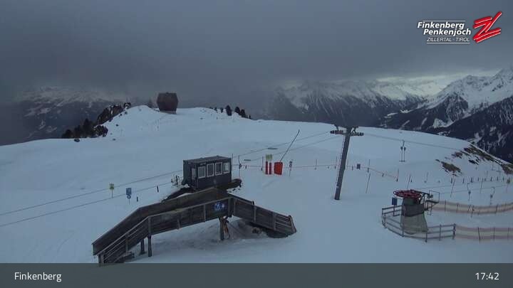 Archived image Webcam Penkenjoch near Finkenberg