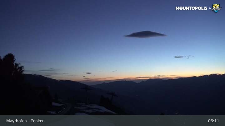 Archived image Webcam Mayrhofen - Penkenbahn