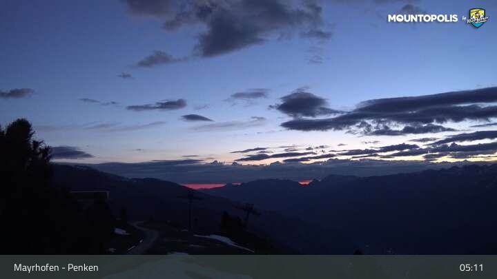 Archived image Webcam Mayrhofen - Penkenbahn